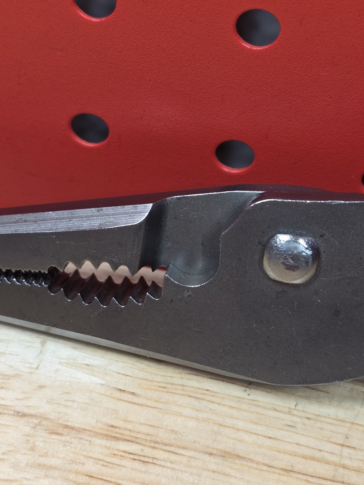 Snap-on Tools NICE LN47ACF 9″ Talon Grip Long Nose Slip Joint Pliers USA Red