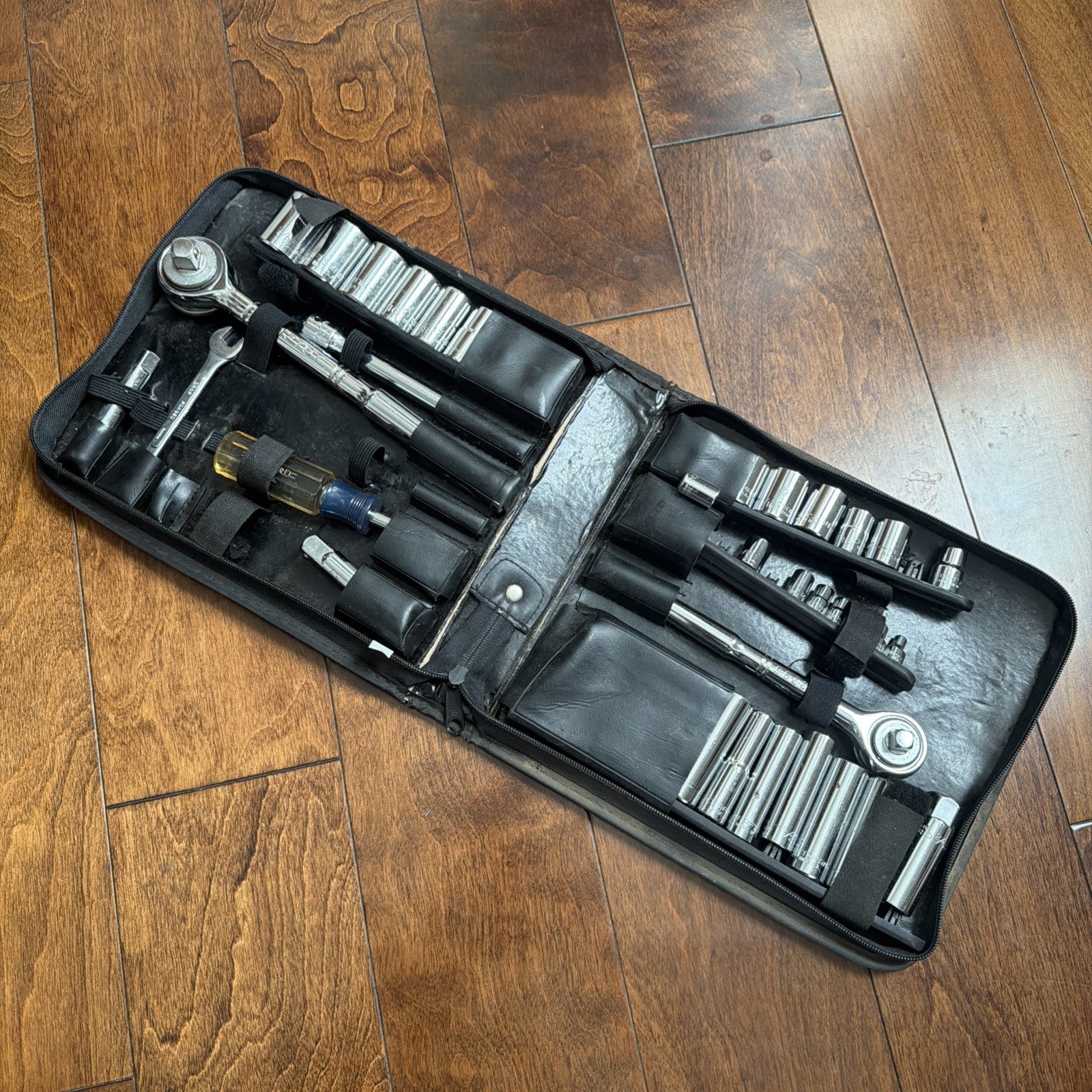 Vintage Sears Craftsman Mechanics Tool Socket Set SAE/Metric Zippered Case
