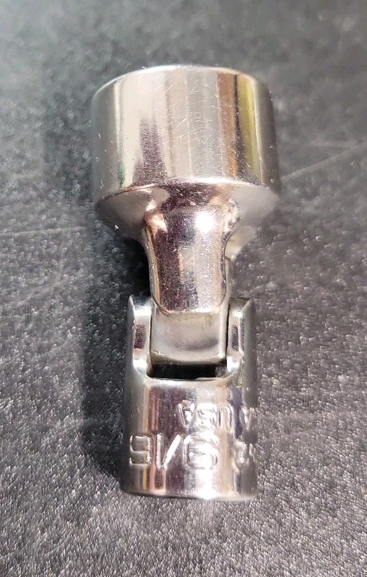 Snap On 1/4” Dr 9/16” 12 Point Shallow Swivel Socket TMU181A No Marks