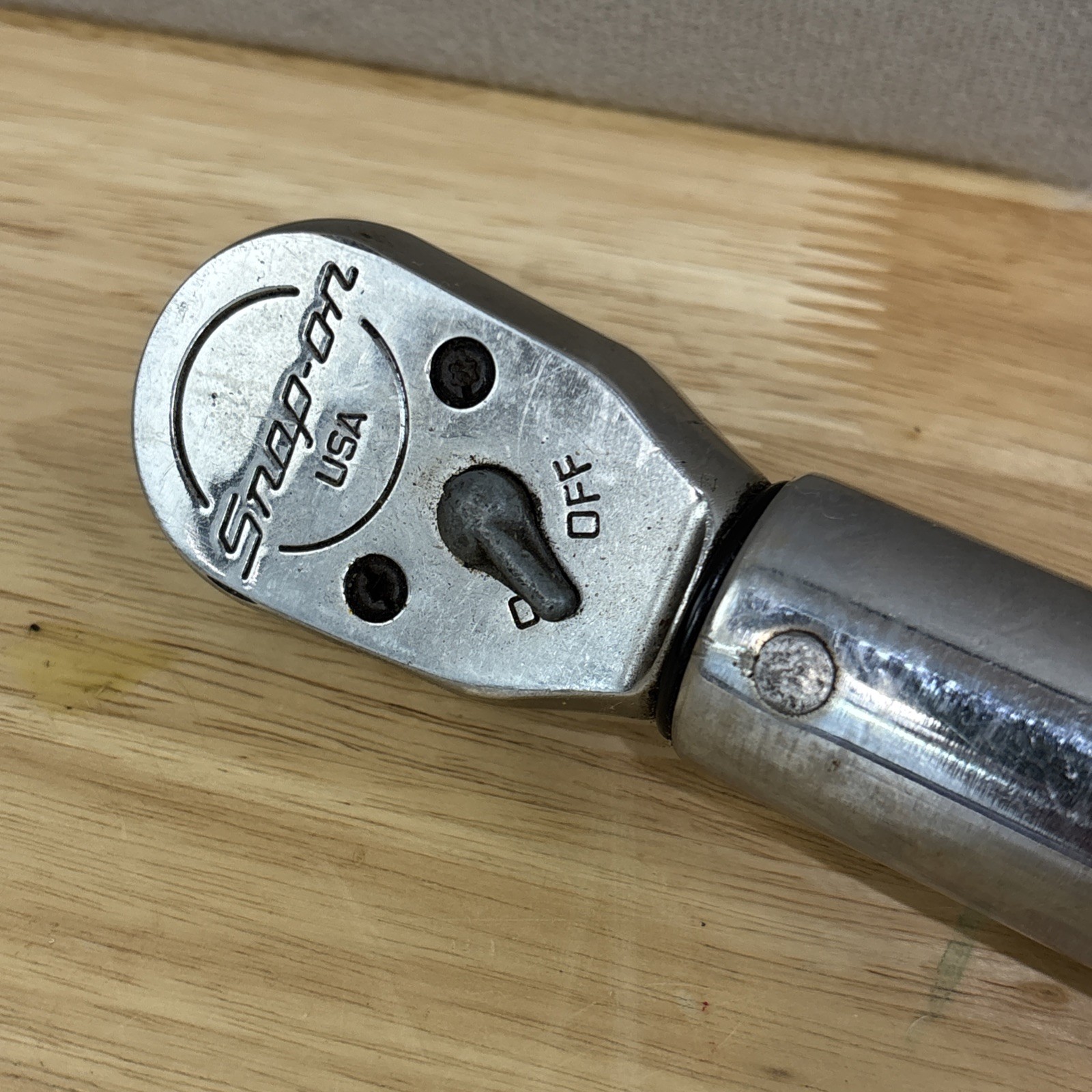 Snap-on Brutus 3R250D 1/2″ Click-Type Torque Wrench – (50-250lbs)