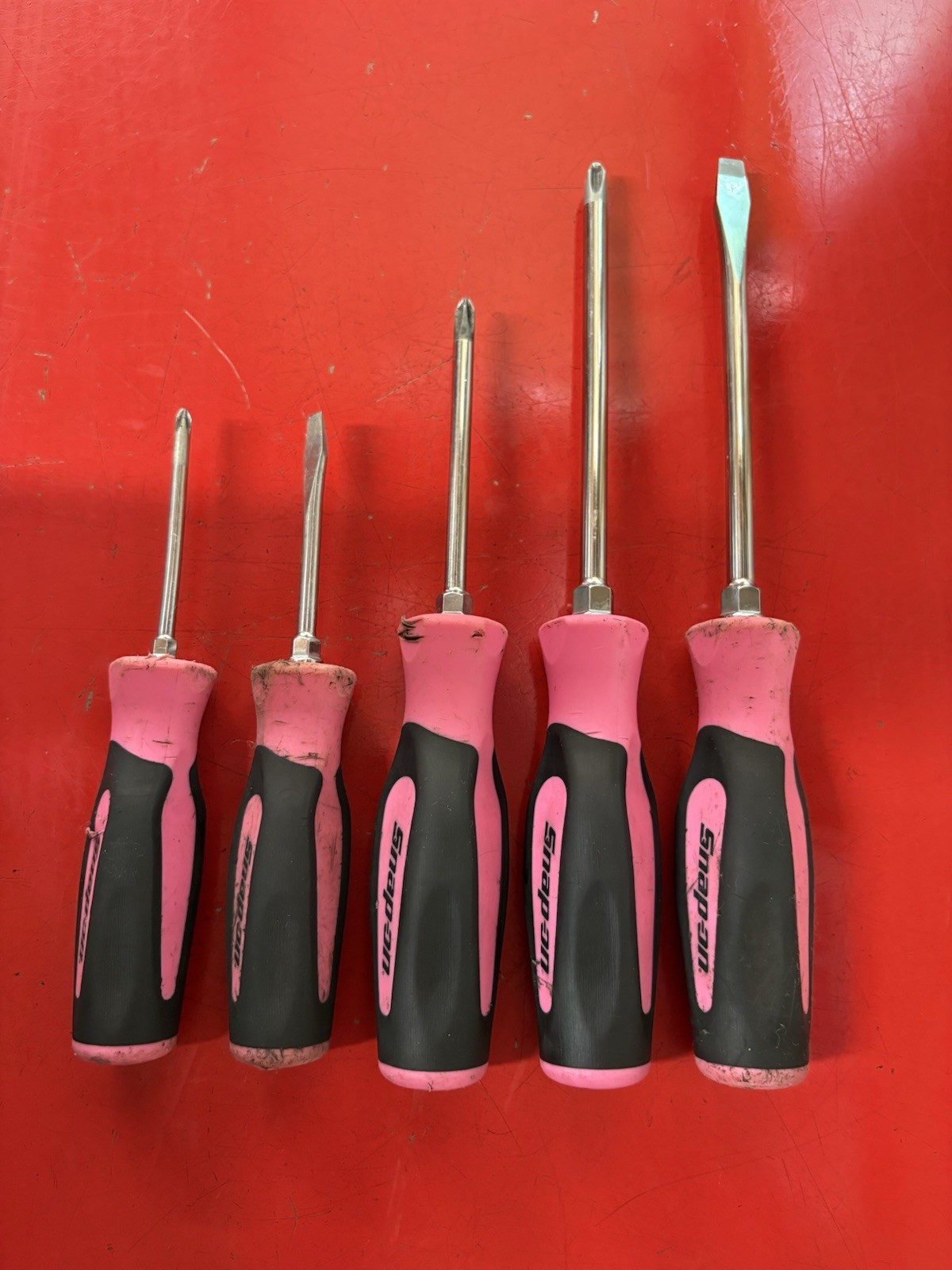 SNAP ON TOOLS USA 5Pc PINK Soft Grip Combination Screwdriver Set SGDX