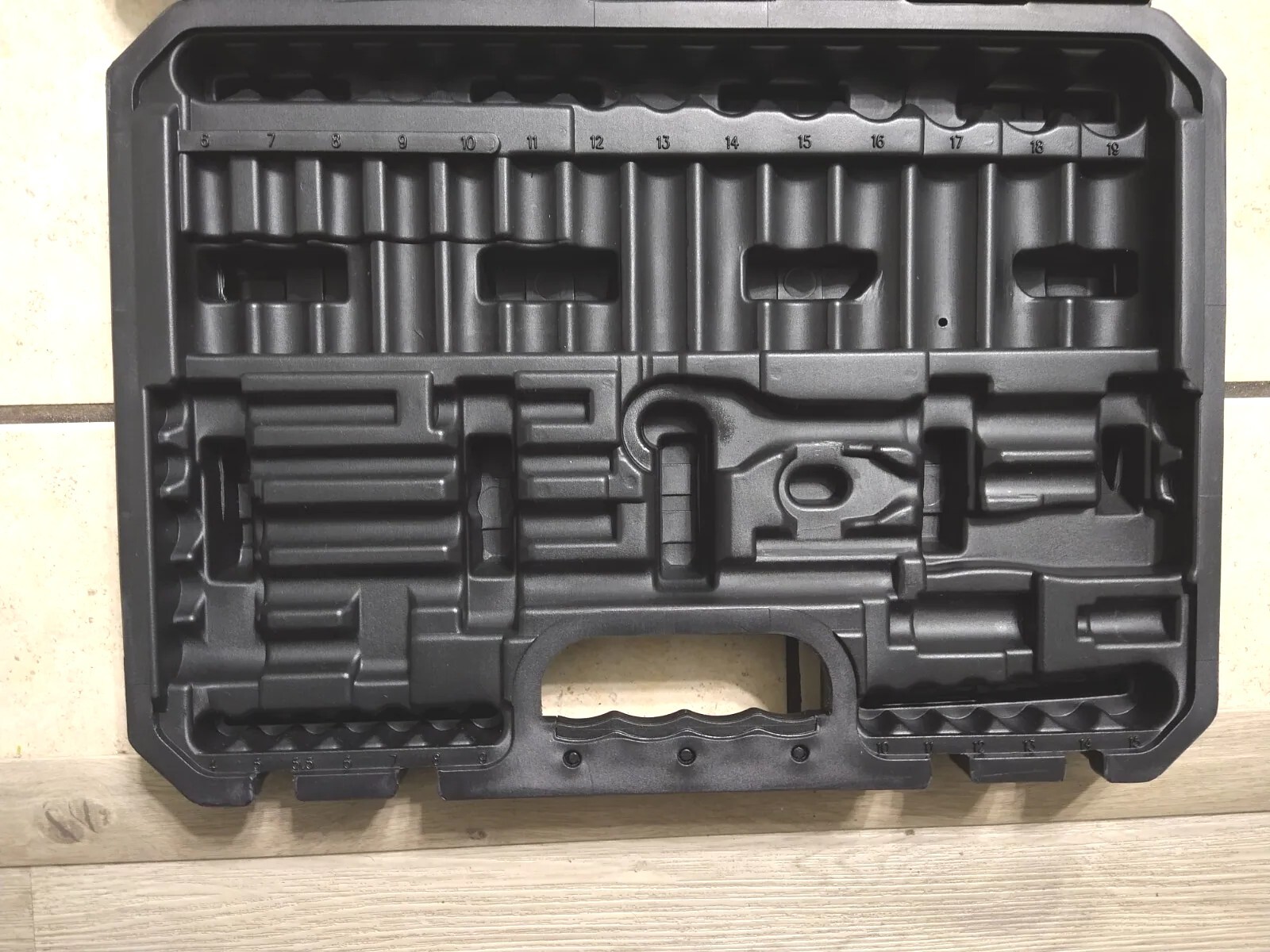 MATCO «SILVER EAGLE» SAB65SE, TOOL BOX 65 PIECES 1/4″&3/8″ DR. MM. *EMPTY BOX*