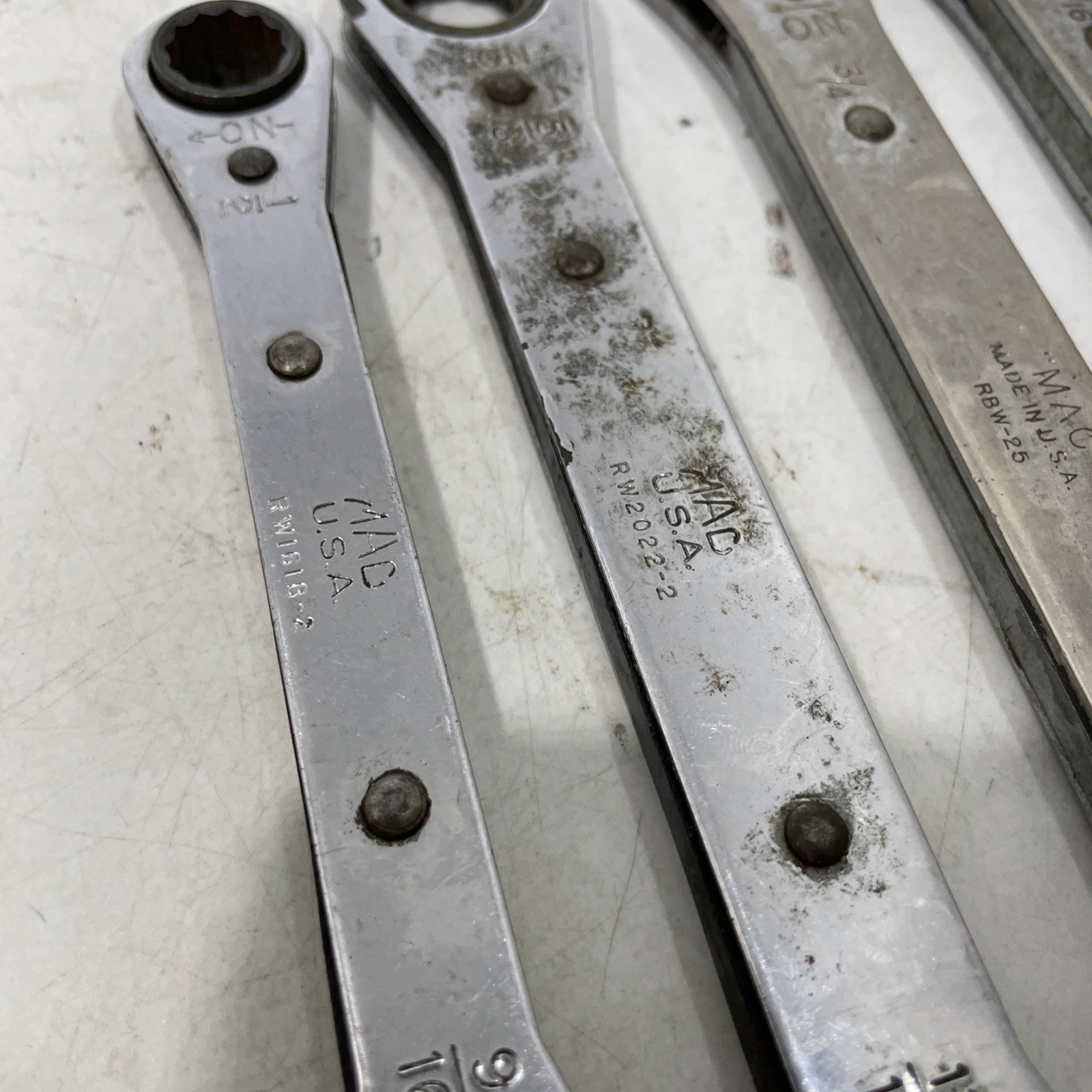 MAC TOOLS -Ratcheting 12pt Box Wrenches (RBW-25 35 & RW 16/18 RW 20/22) Total 4