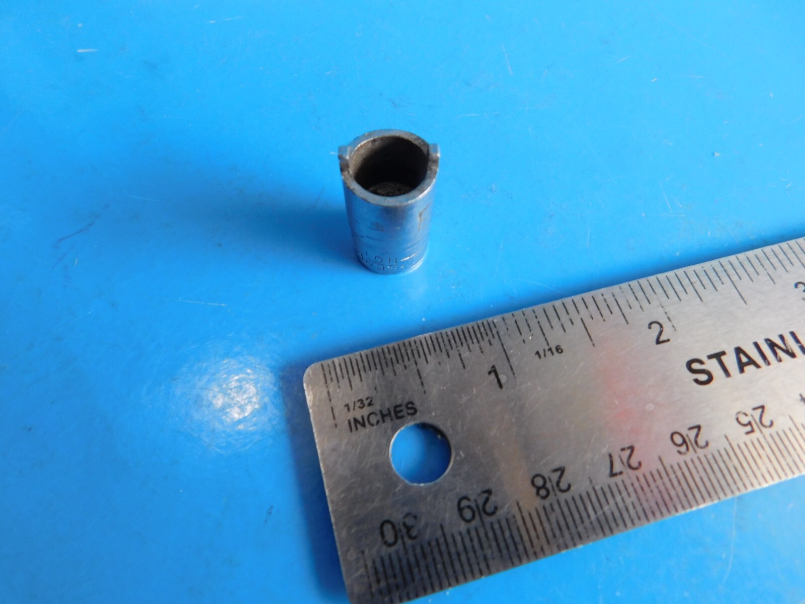 USED,SNAP ON TOOLS «1/4 IN. DR.» DASH NUT SOCKET CHEVY/ PONTIAC STARTER BUTTONS