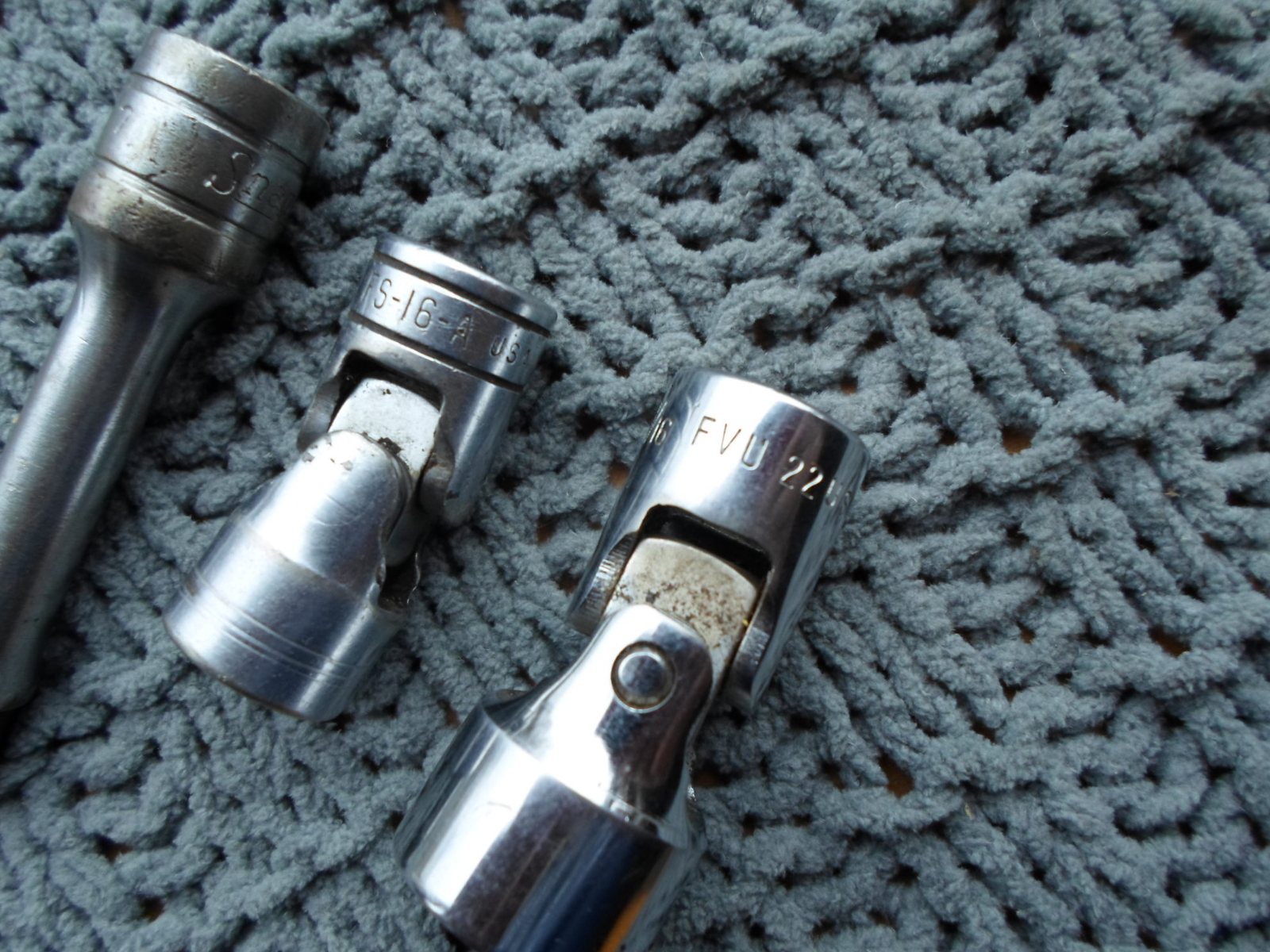 2 vintage SNAP ON 3/8″ drive SWIVEL SOCKETS – 11/16 FVU22 1/2 FS-16-A + extender