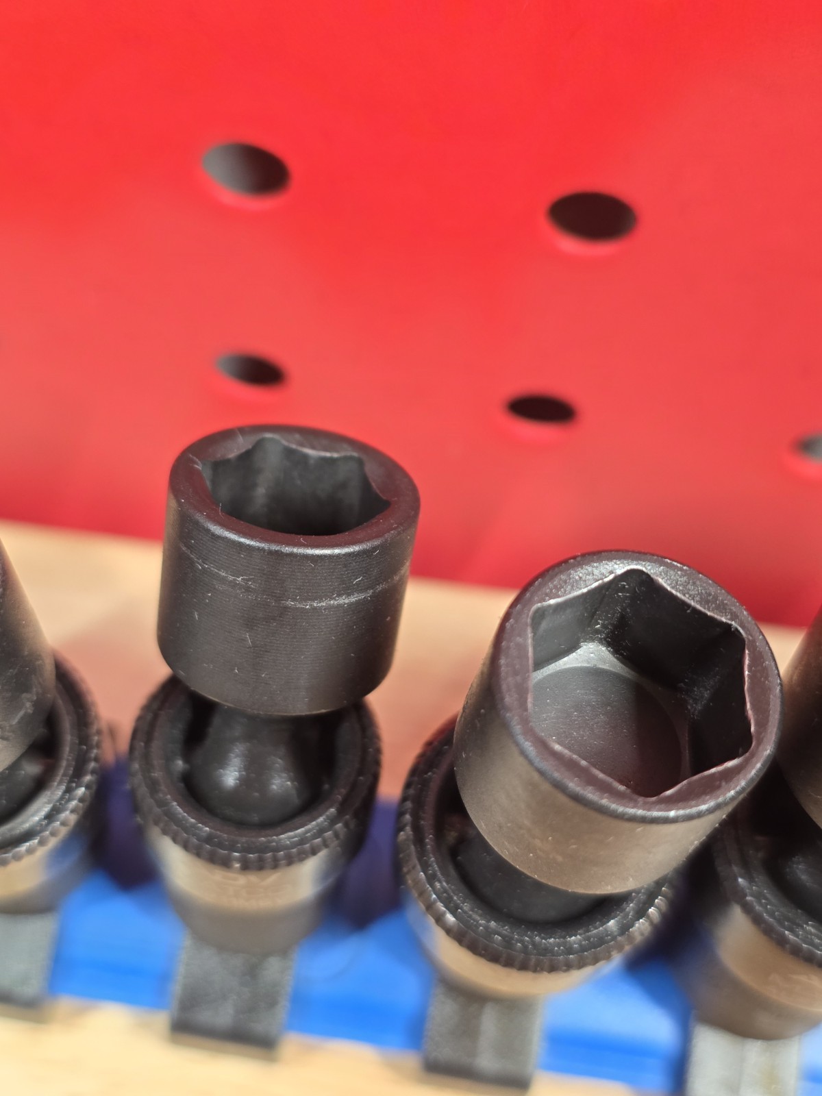 Matco Tools SAUPM126V 5-15mm 12-Piece 1/4” Drive Metric Impact Swivel Socket Set