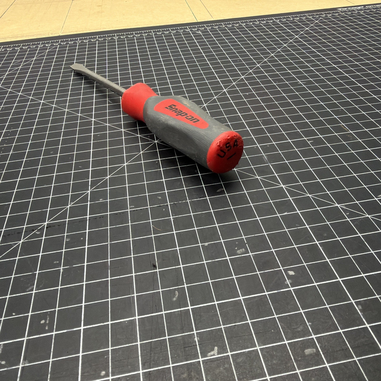 Rare – Snap On USA Red / GRAY Hard Handle Screwdriver.