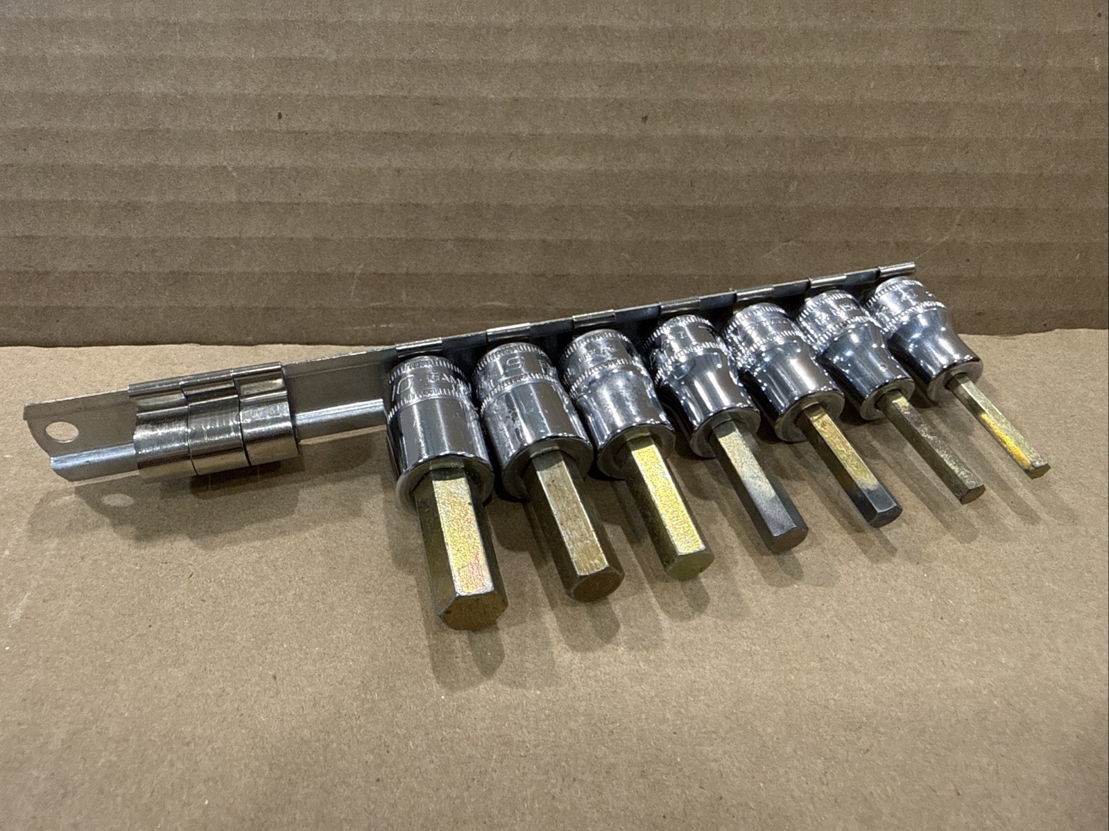 Snap-on ~ 207EFAMY ~ 7pc 3/8″ dr ~ Metric Standard Hex Bit Socket Set 4-10 mm