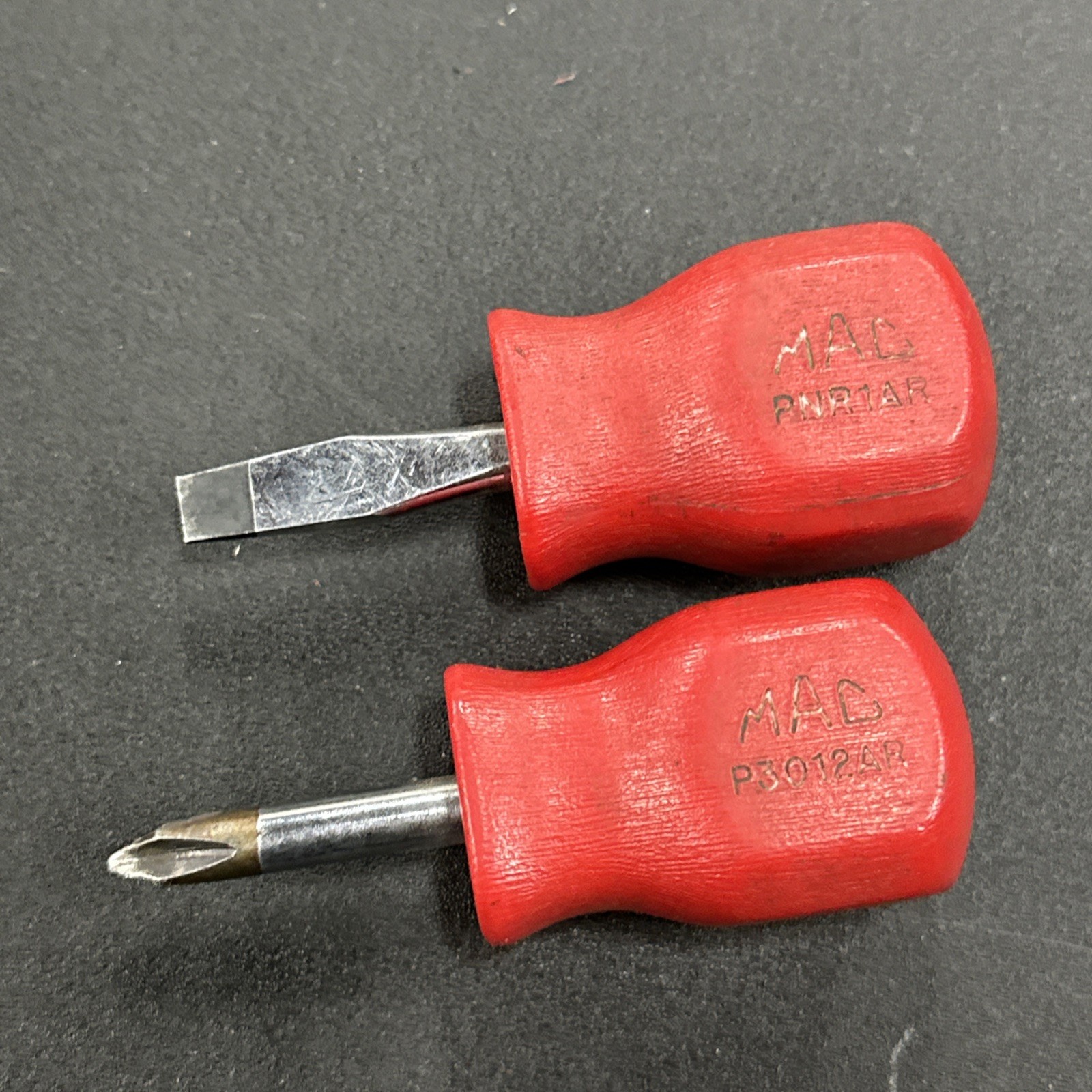 Mac Tools #2 Phillips Flat Head Midget Screwdrivers Red Hard Handle Lot Of 2
