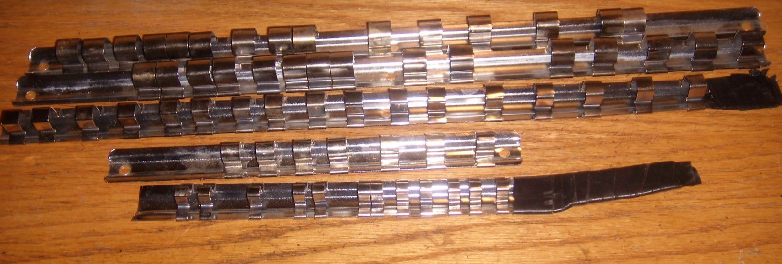 5 METAL RAIL SOCKET HOLDERS 1/2″ – 3/8″-1/4″ NEW FREE SHIP