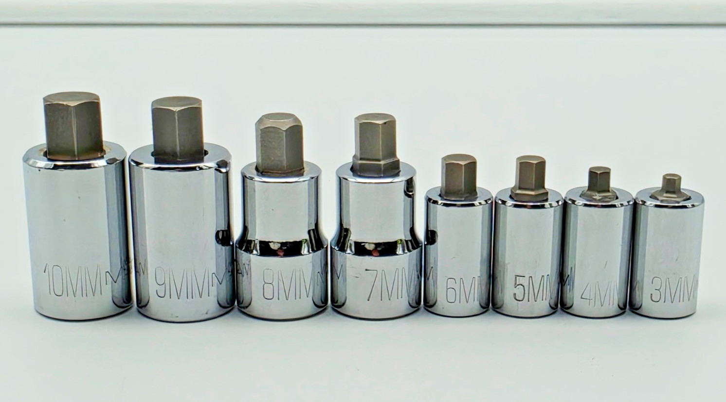 MATCO Tools SABXYSM8R 8 Piece Stubby Hex Socket Set 1/4″-3/8″ Drive 3-10MM
