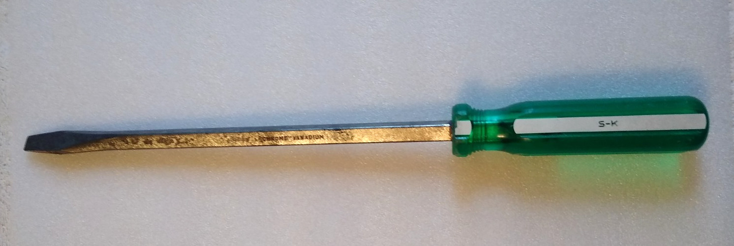 S-K 72130 Flat/Slotted Screwdriver Green & White Handle 14-1/2″ Long