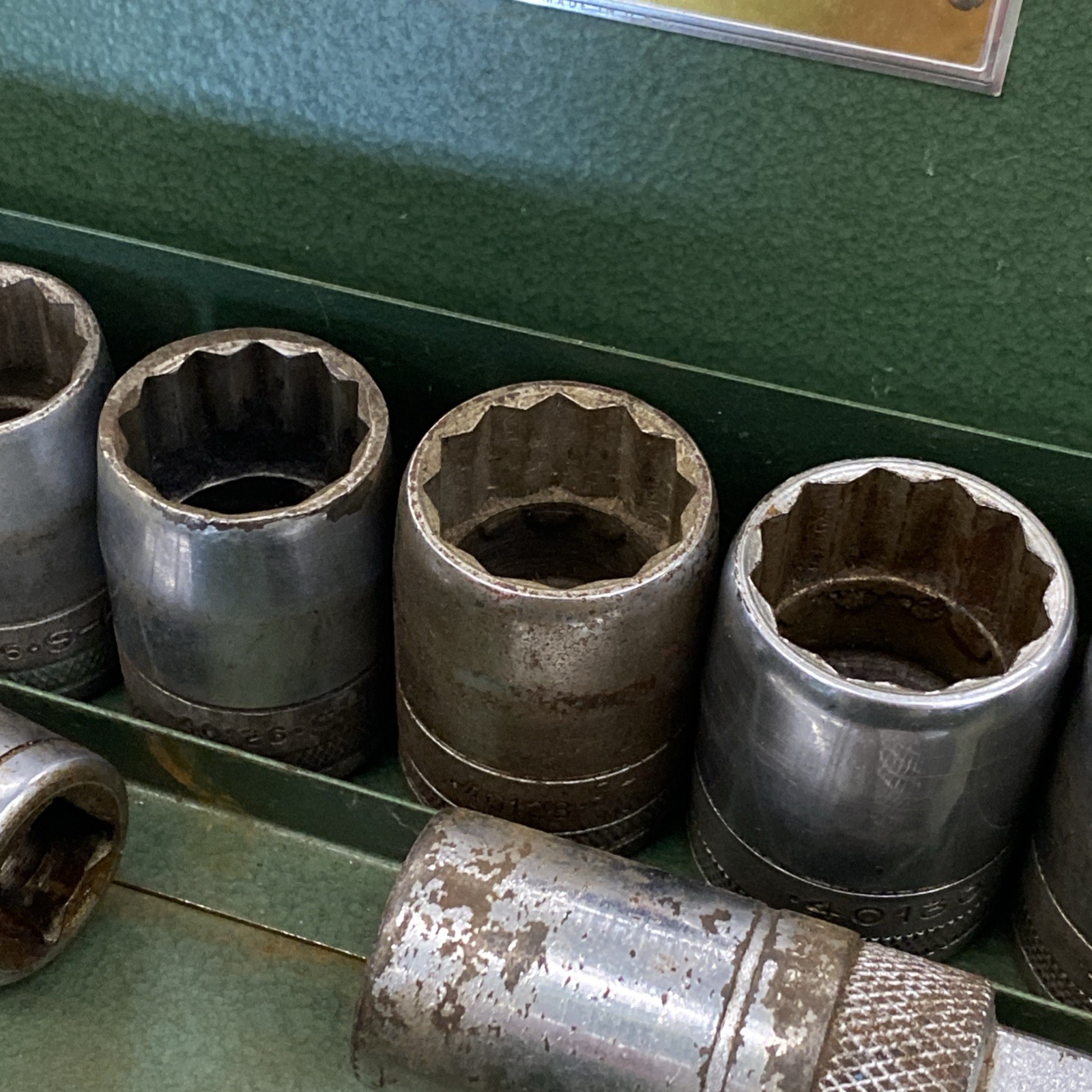 Vintage SK TOOLS 1/2″ Drive Socket Set 17pc Metal Box USA Made S-K Wayne M0863