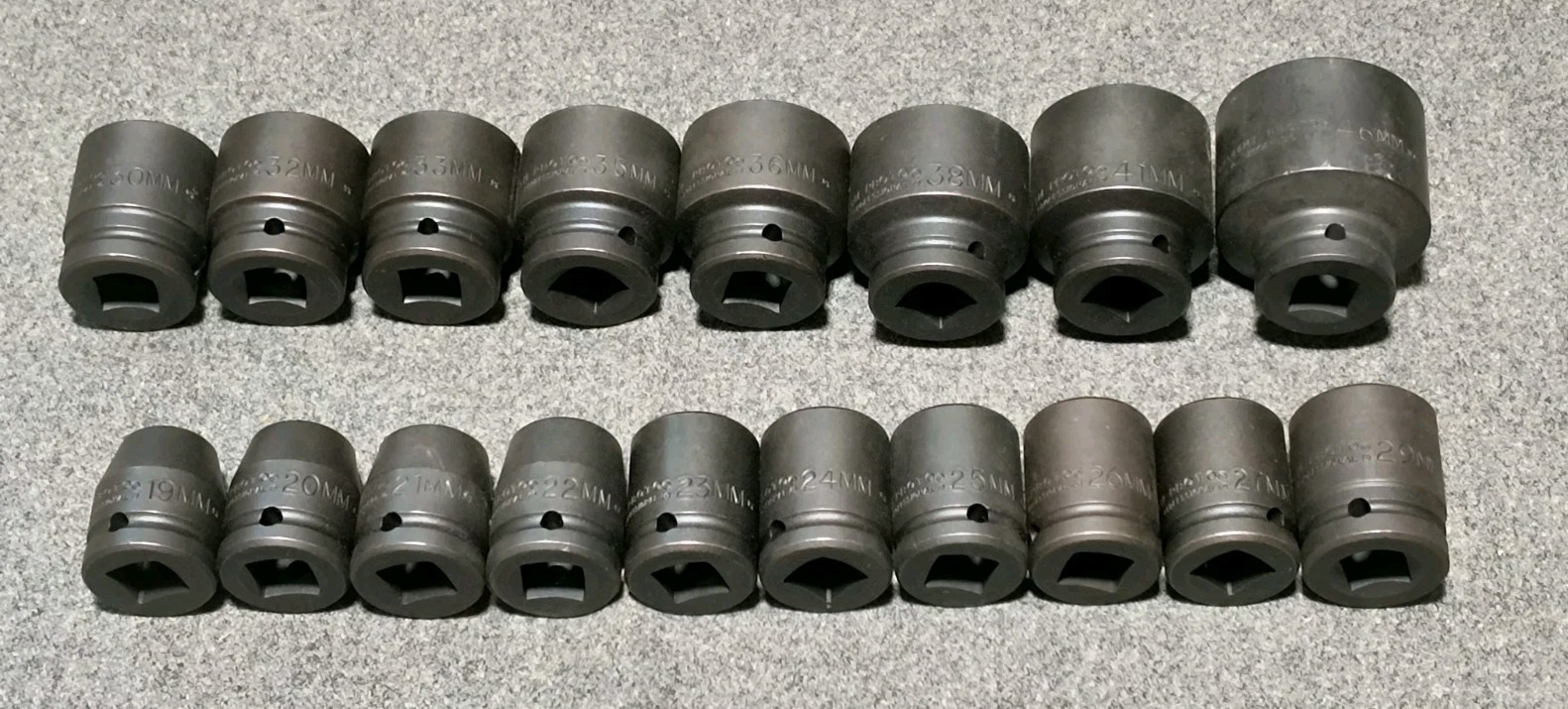 Proto Metric 3/4″ Inch Drive Impact Socket Set 19mm-46mm, 18 Pieces