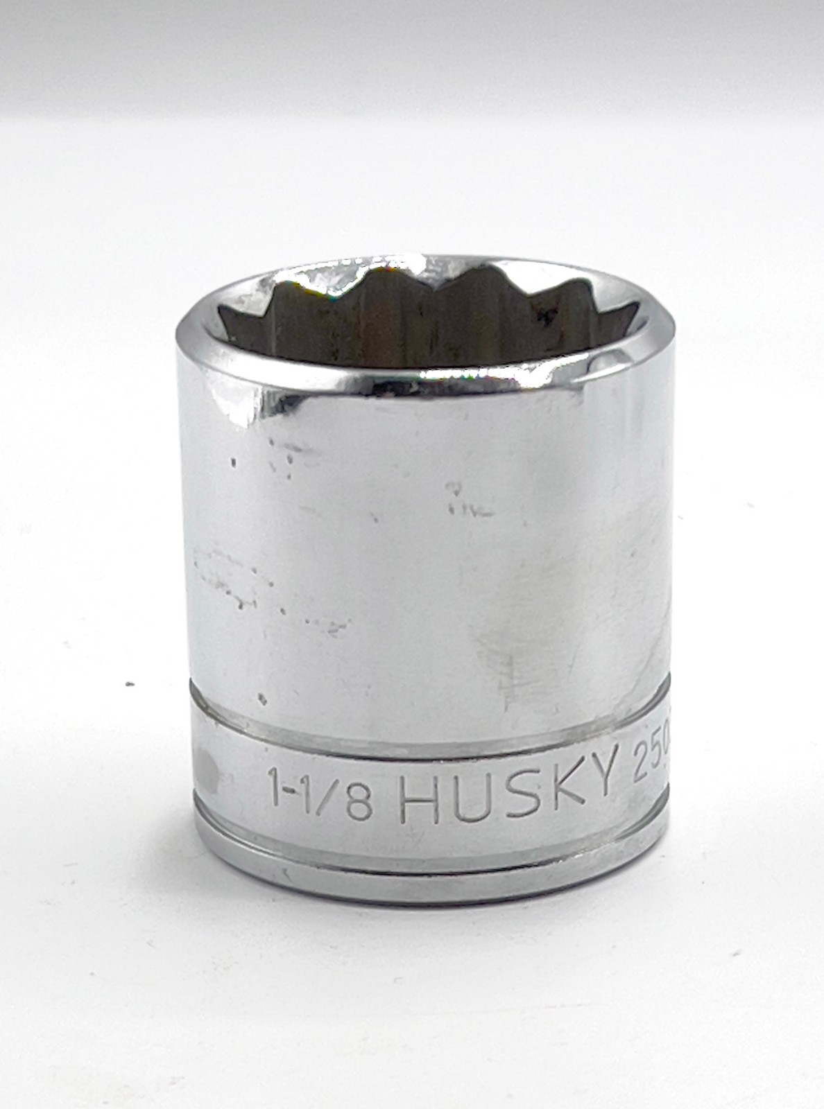 Husky 12-Point 1-1/8″ Shallow Socket 1/2» Drive 25036 – Made in USA