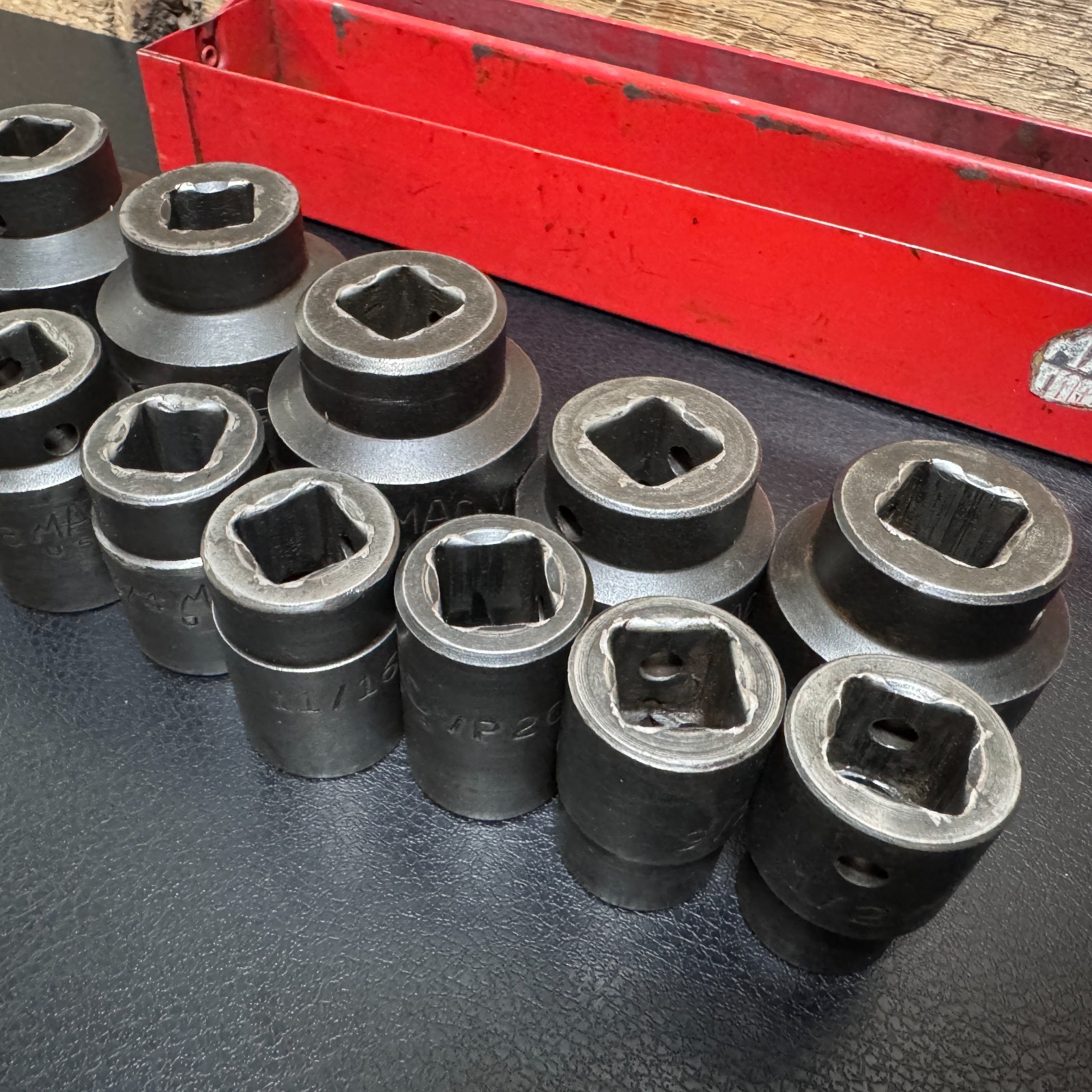 MAC Tools USA SVP156TR 1/2 Drive 6PT SAE Impact Socket Set in VT18 Tray (less 3)