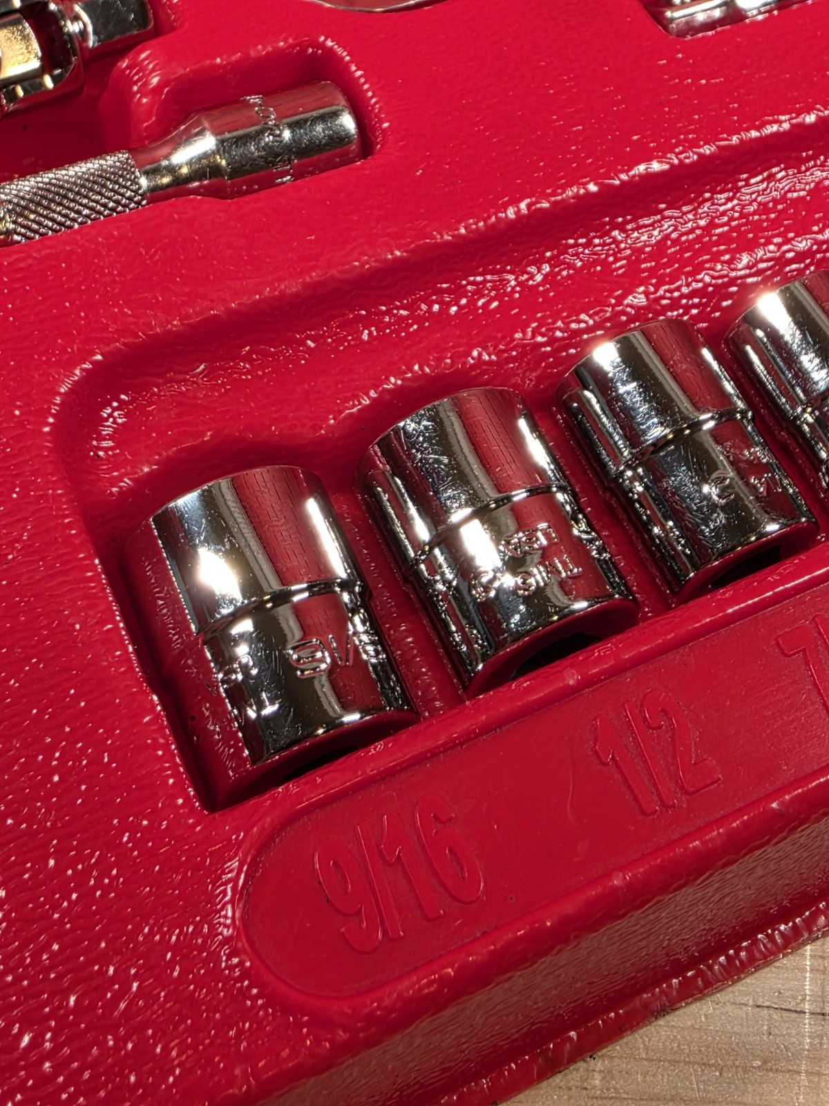 Snap-on 114ATMP 14-Pieces 1/4” Drive 6-Point SAE Shallow Chrome Socket Set