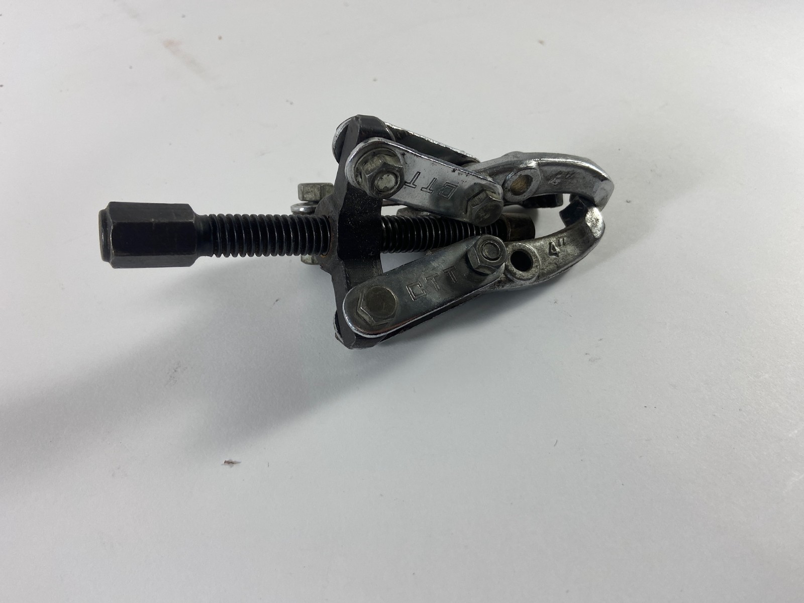 CTT 3-Jaw Puller 4-Inch Gear Bearing Removal Tool Heavy Duty