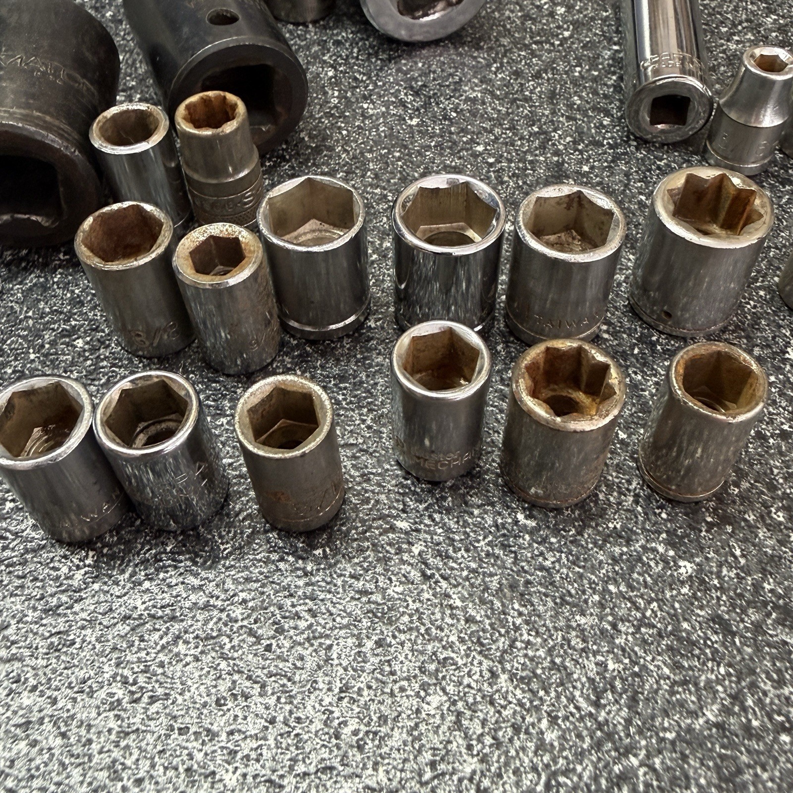 Lot of Assorted Sockets – Many Brands/Sizes – Estate Lot – Great Price Tools