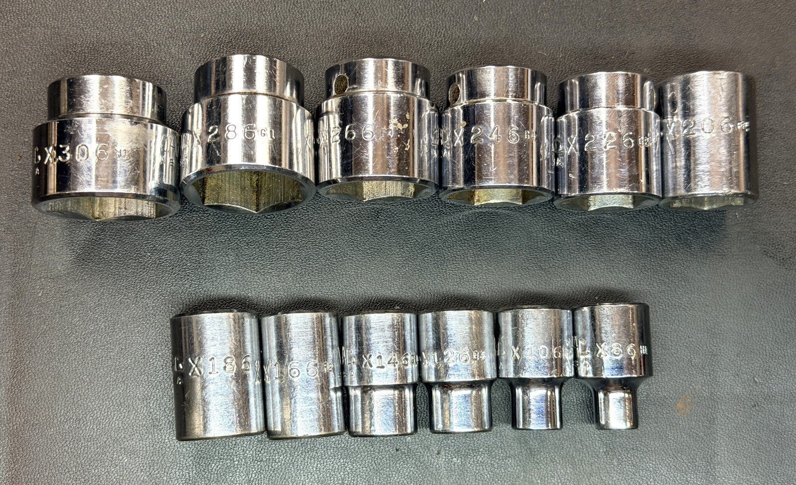 MAC TOOLS X-SERIES 12-PC 6-PT SAE 3/8-DR SHALLOW SOCKET SET 1/4′ – 15/16″ USA