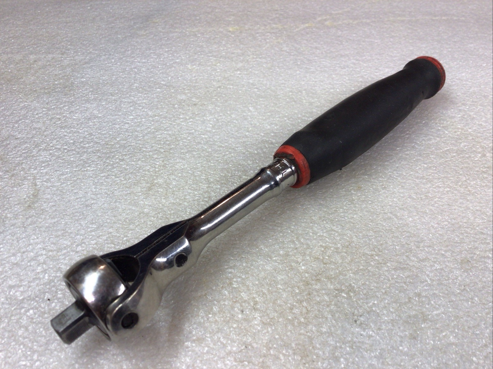 Snap-On TH737 -1/4″Dr., Round Swivel Head, Red Soft Grip Handle Ratchet-USA-NICE