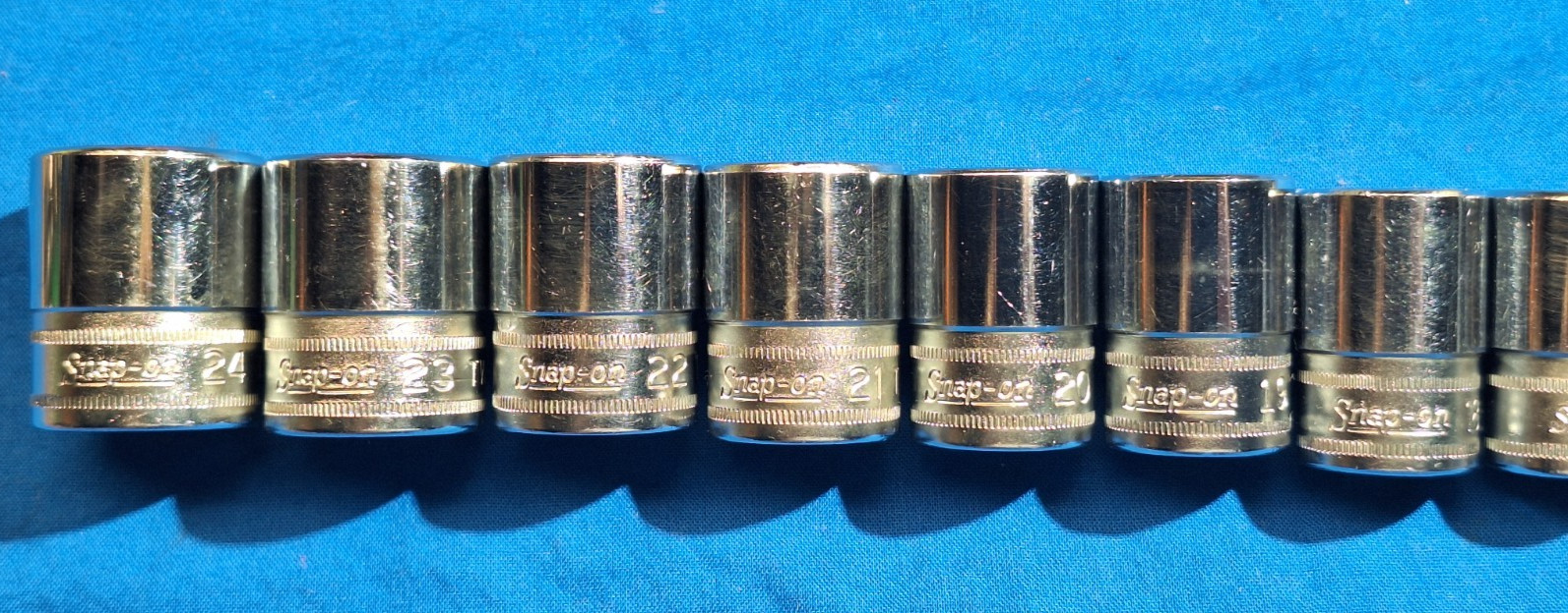 old logo 1981, 82 Snap-On 13pc 1/2″dr Metric shallow 6pt socket set 24mm-12mm