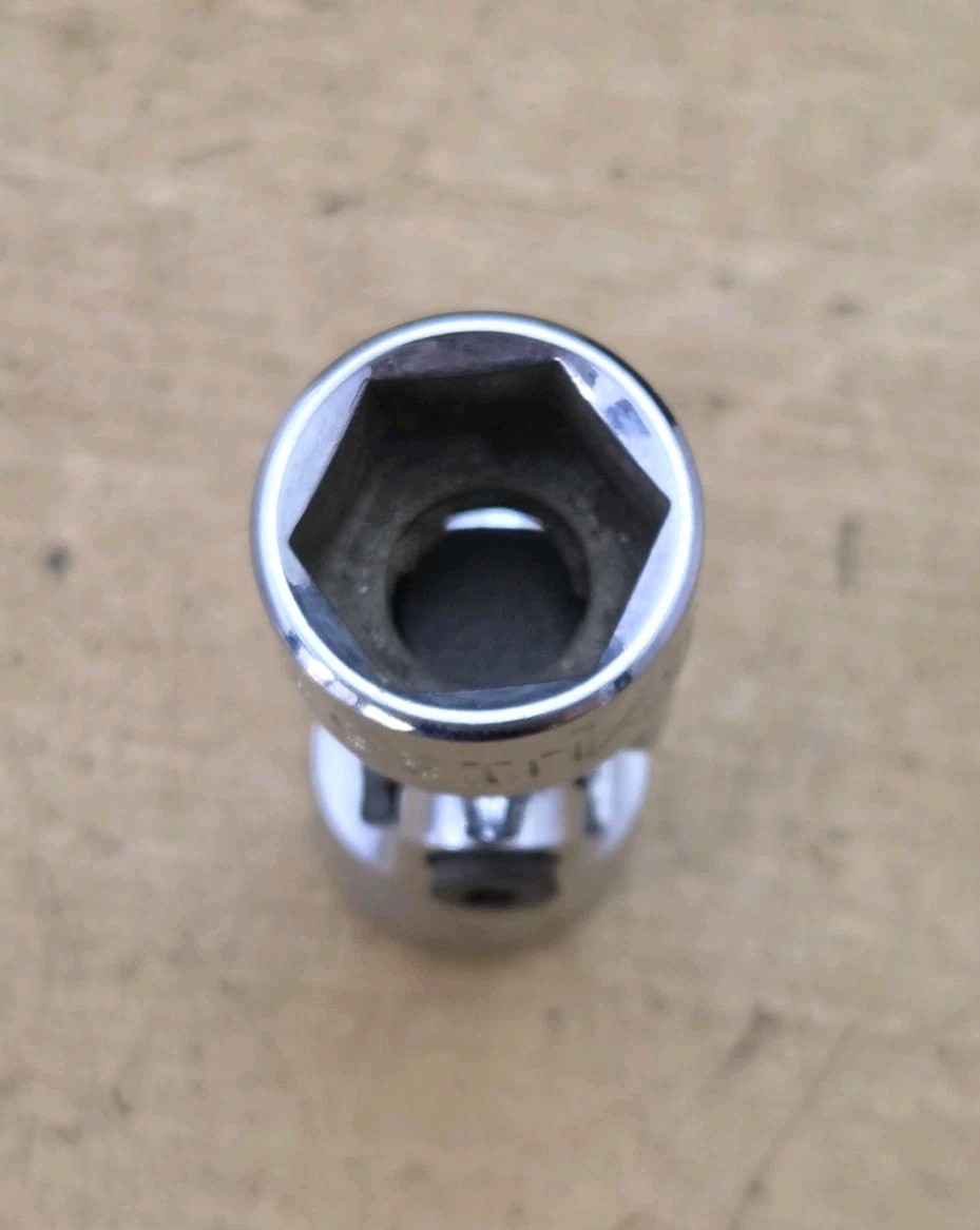 New MAC Tools XU186 – 3/8″ Drive 9/16″ Shallow 6Pt Swivel Socket