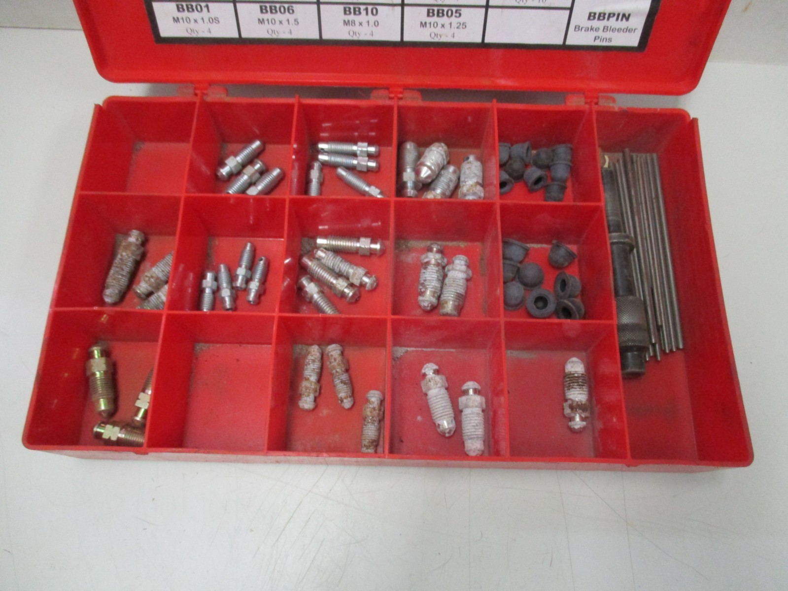S.U.R&R BB007 Brake Bleeder Removal Tool Kit (Not Complete)