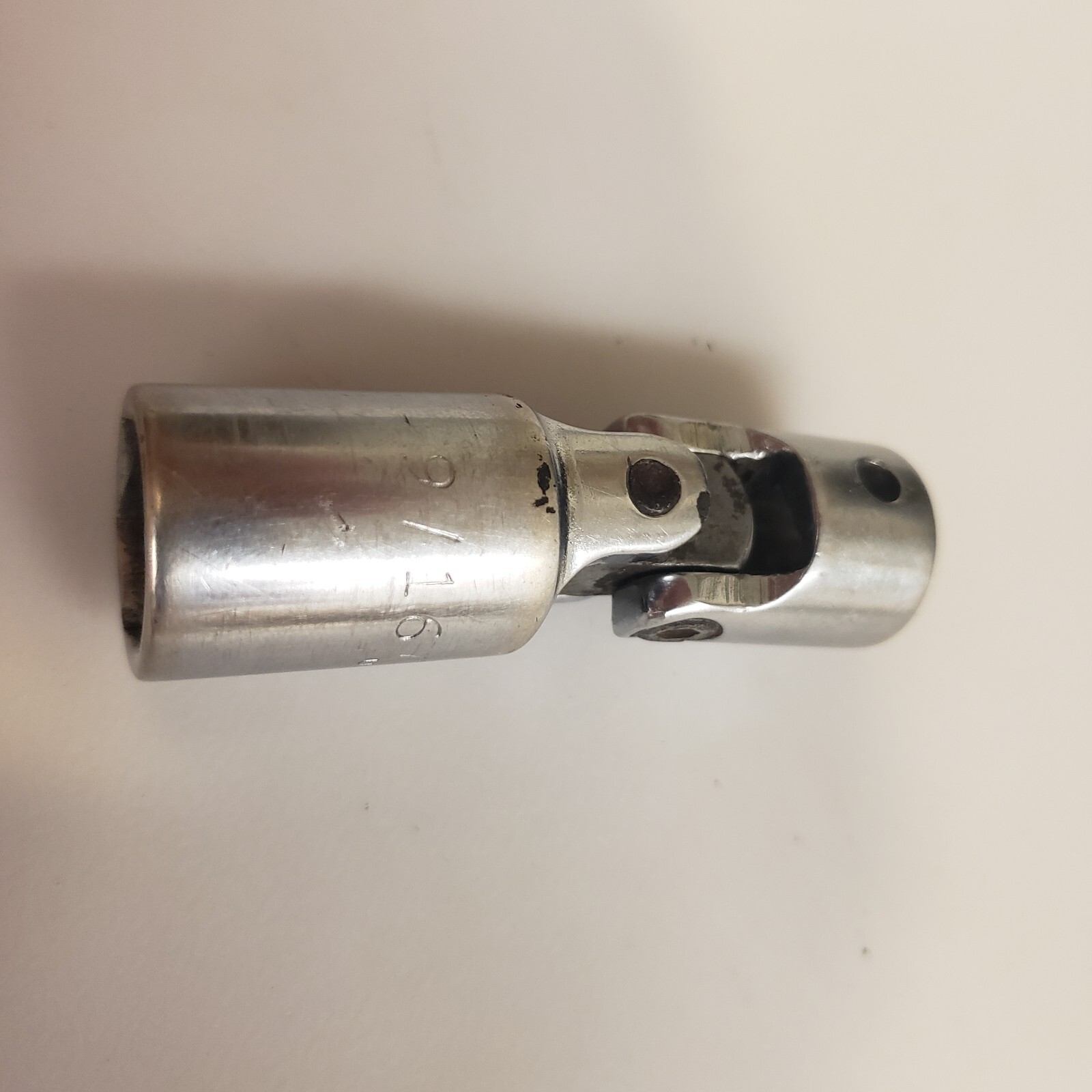 MAC TOOLS 3/8″ Drive 9/16″ Swivel 6 Point Swiveling SAE Socket USA Made (XU186D)