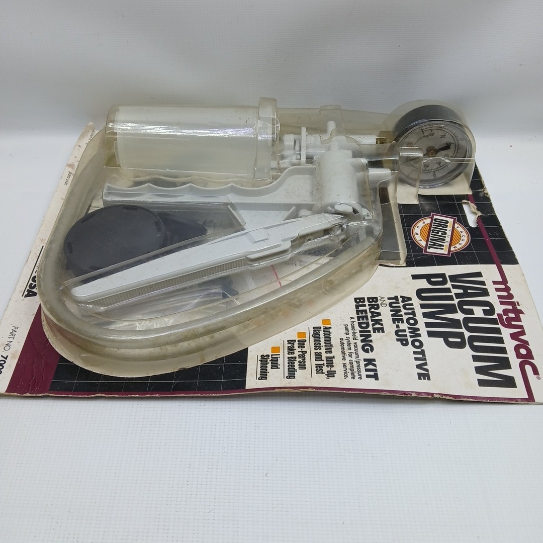 Vintage 1996 MITYVAC Vacuum Pump Car Auto Brake Bleeding & Tune Up Kit NEW USA