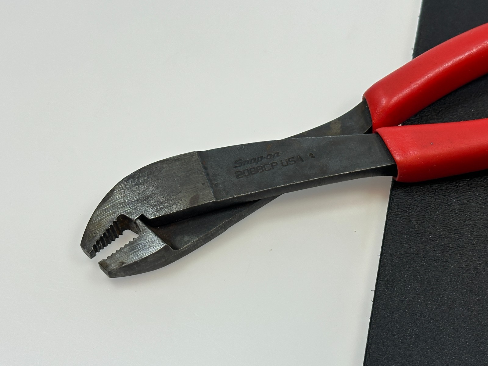 Snap-On Tools USA 208BCP Battery Terminal Pliers Side Mount Angle Nose, Red Grip