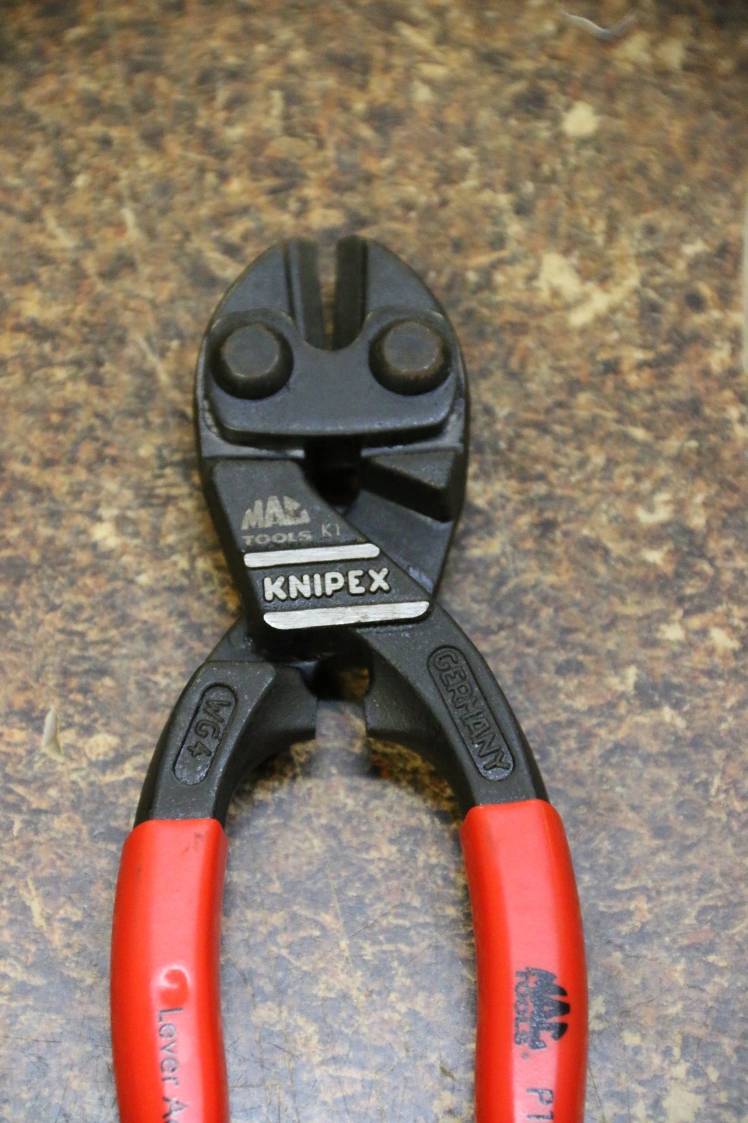 MAC TOOLS KNIPEX P19 LEVER ACTION CENTER CUTTER