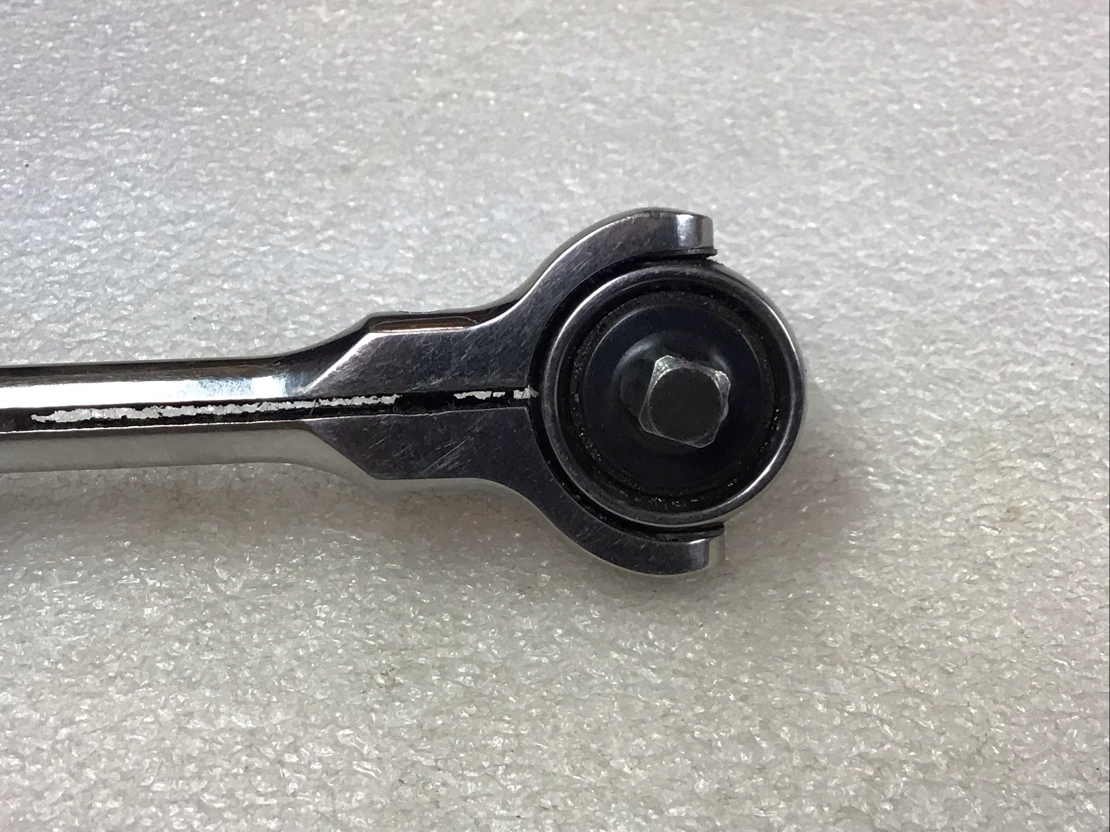 Snap-On TH737 -1/4″Dr., Round Swivel Head, Red Soft Grip Handle Ratchet-USA-NICE