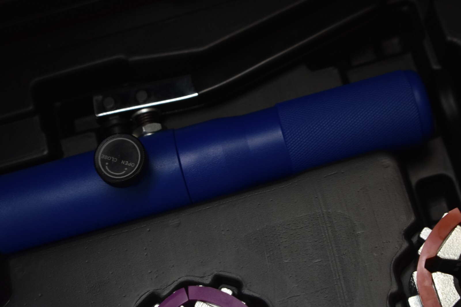 Hydraulic Hose Crimper Repair Tools For AC Hose For Trucks Cars SUVs & More