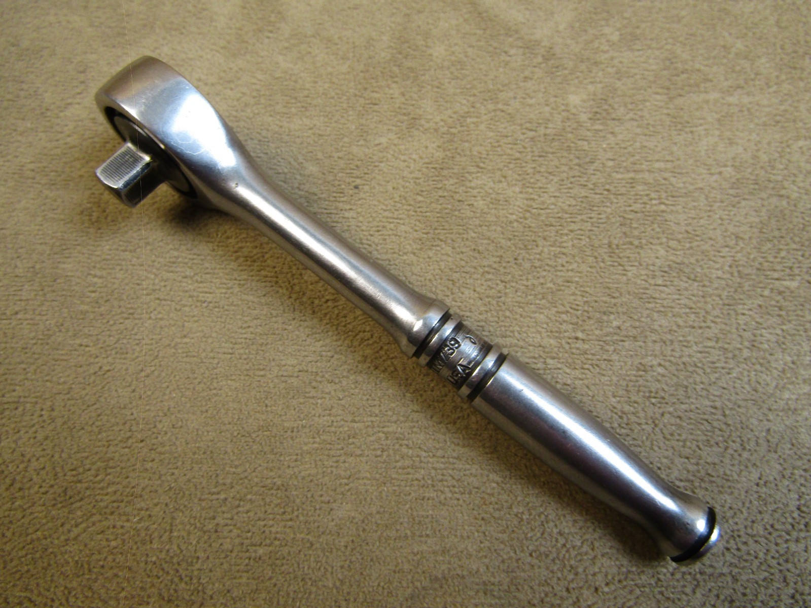 NICE! SNAP ON NO.GTM739 1/4″ DRIVE 4.5″ SHORT HANDLE INDUSTRIAL FINISH RATCHET