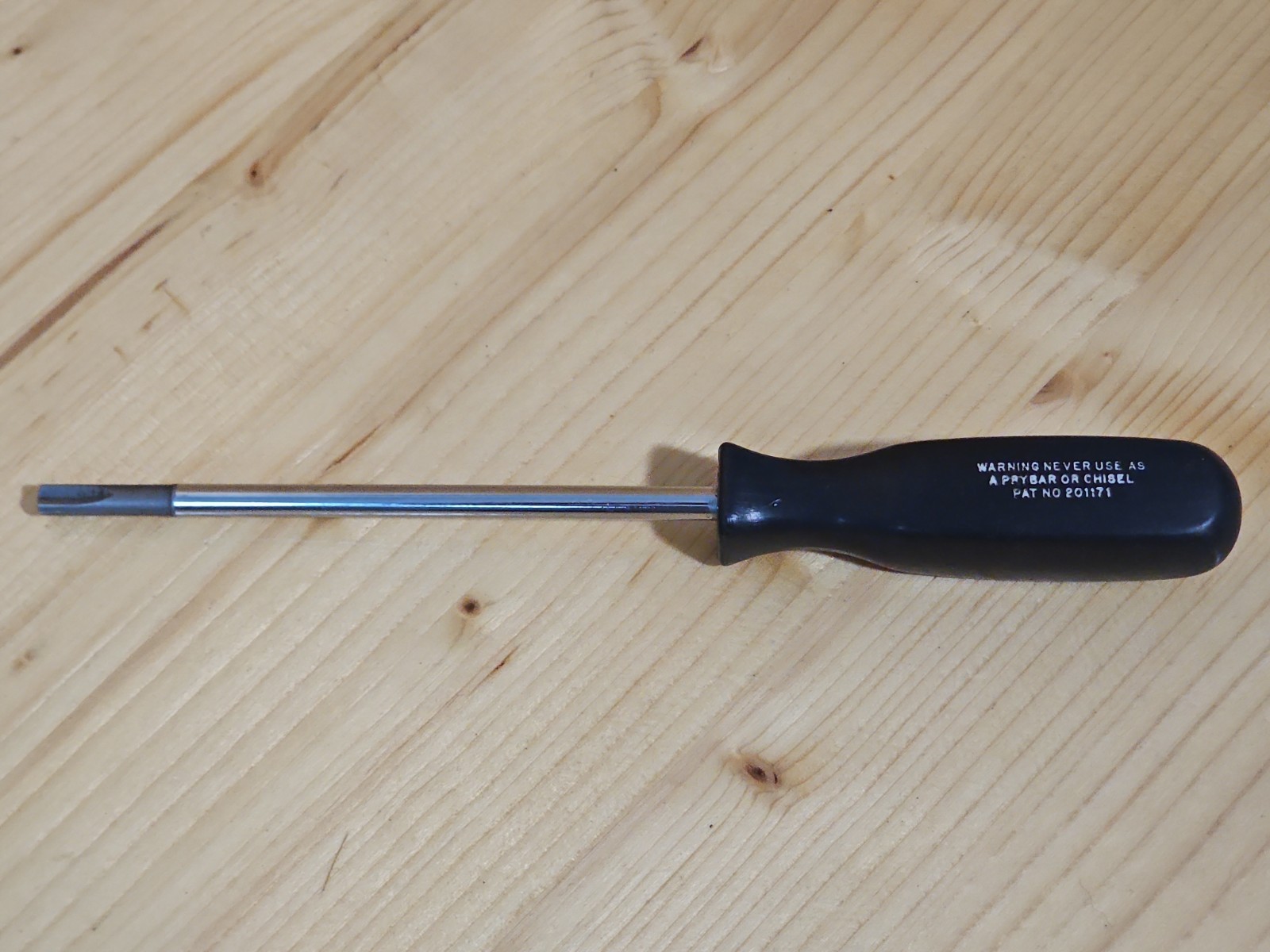 Snap-on Tools SSDC-8 1/4″ Clutch Tip Black Hard Handle Driver Screwdriver USA