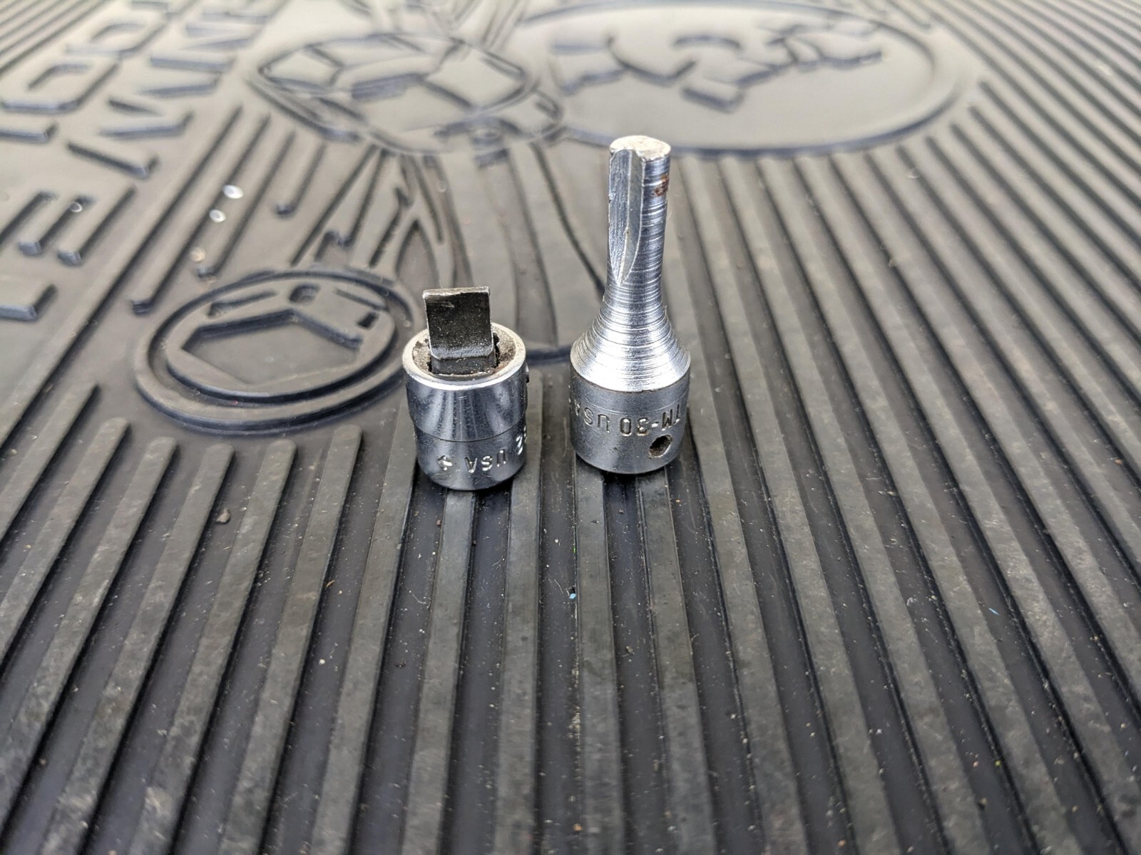 #bd618 Snap On TM82 TM30 1/4″ DR Flat Tip 1/4″ Bit Clutch Chrome Socket Driver