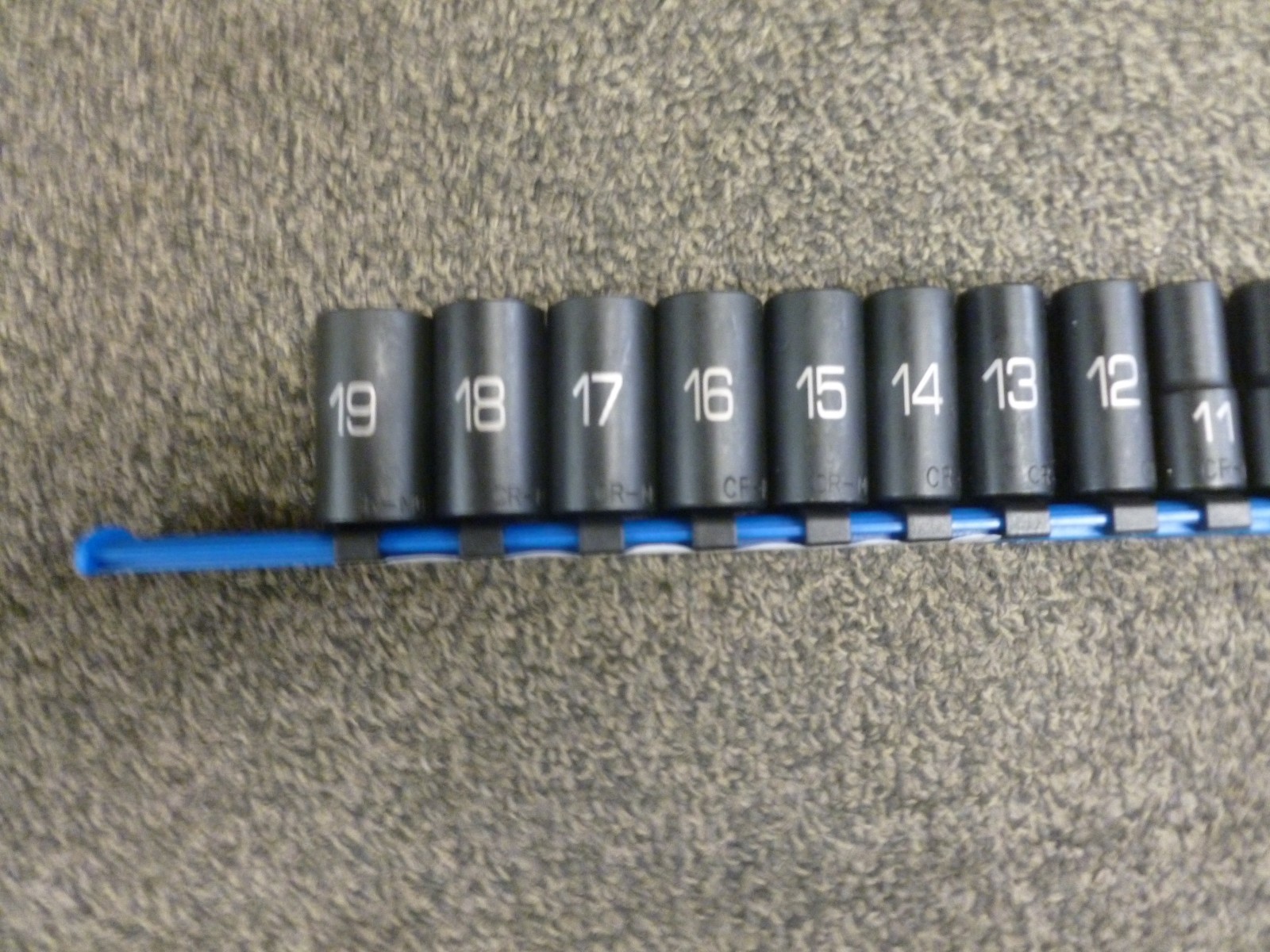 Matco Tools SBIPM136V 13 Piece 3/8 Drive Metric 6 Point Mid Length Socket Set