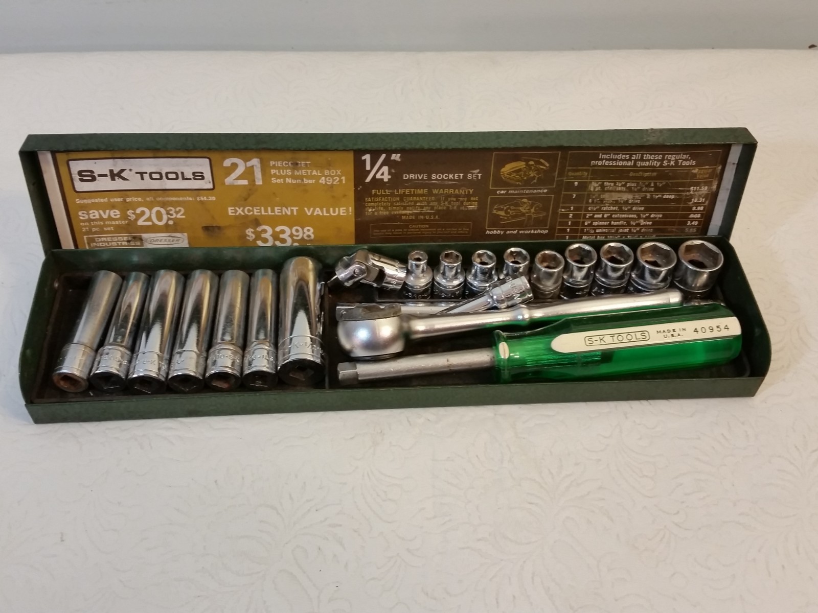 Vintage SK Tools 21 Pc. #4921 1/4″ Drive Socket Set w/ Metal Box