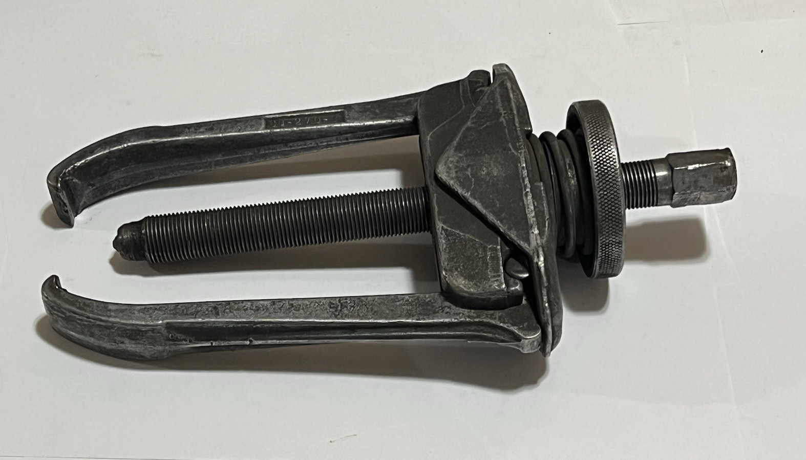 Blue Point CG-270 10-Ton 2-Jaw Gear Bearing Puller 8-1/2″ Spread 5-1/2″ Reach