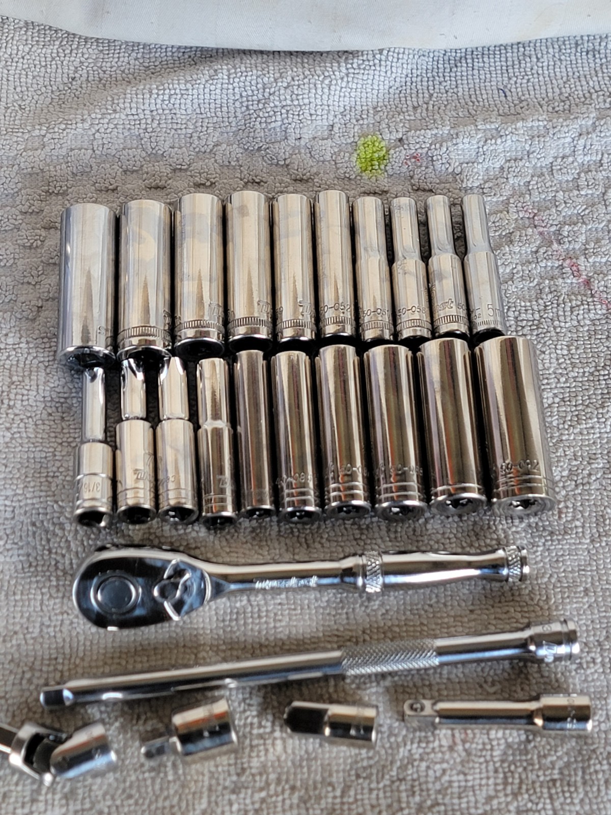 94pc Duralast MIX Socket Wrench Set 1/4″ & 3/8″ dr., SAE/Metric Plastic Box EXC!