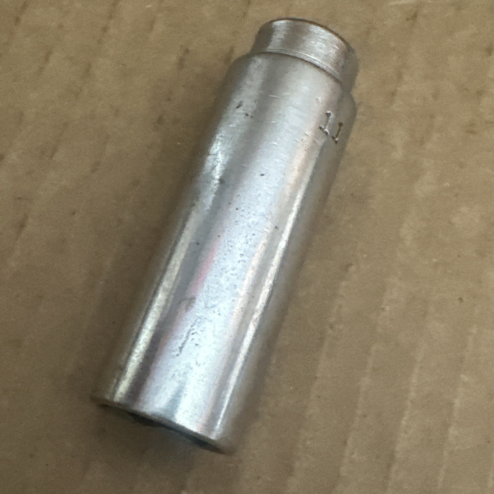Mac Tools USA 3/8″ Drive SAE Size 11/16″ Deep 6 Point Socket XD226