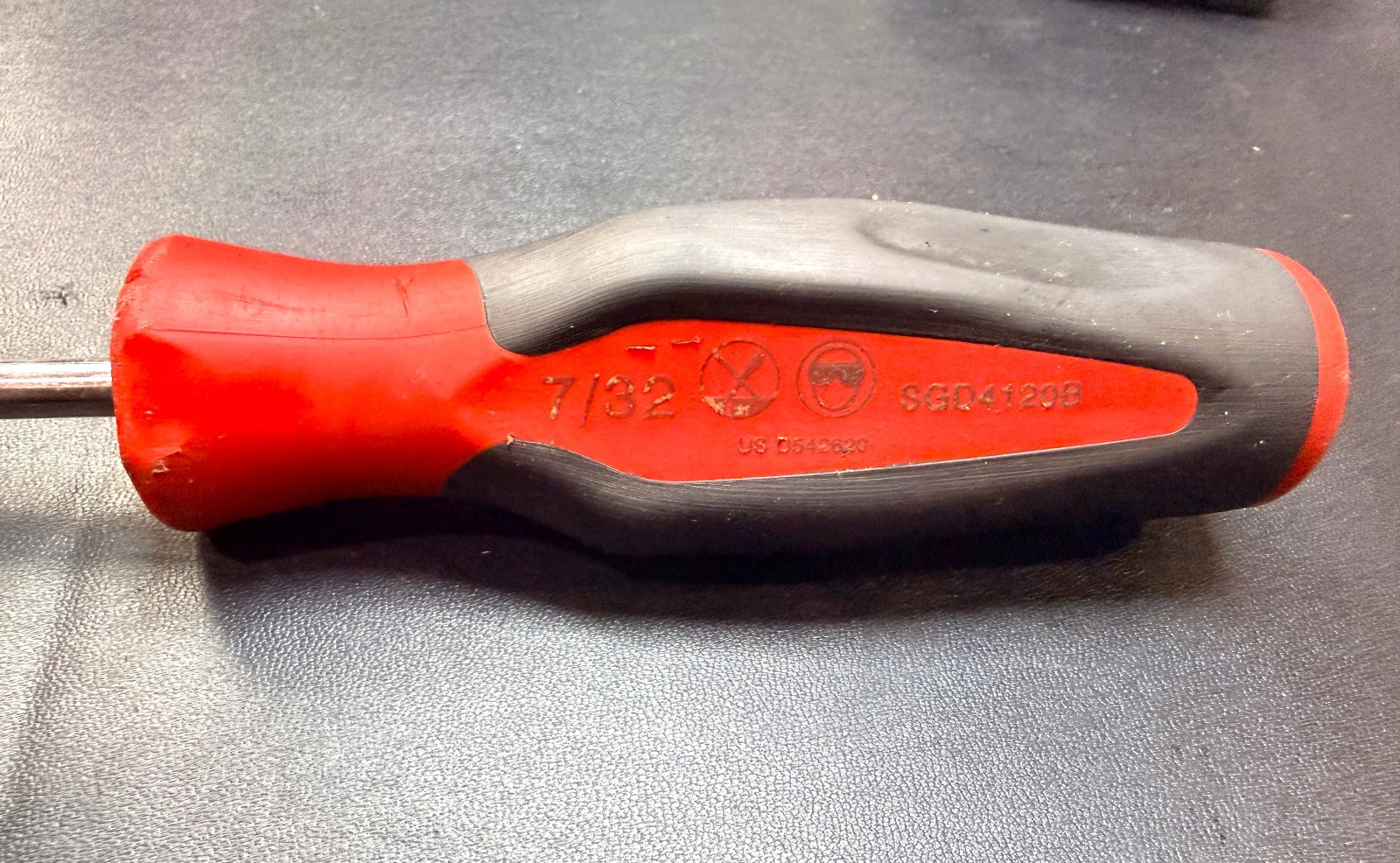 SNAP ON SGD4120B Flat Tip Instinct® Soft Grip 16in. Cabinet Screwdriver (Red)