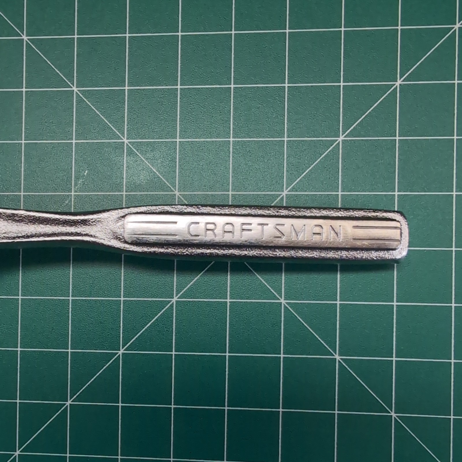 Vintage Craftsman Ratchet -V- Oil Port 1/4 Dr USA 43185