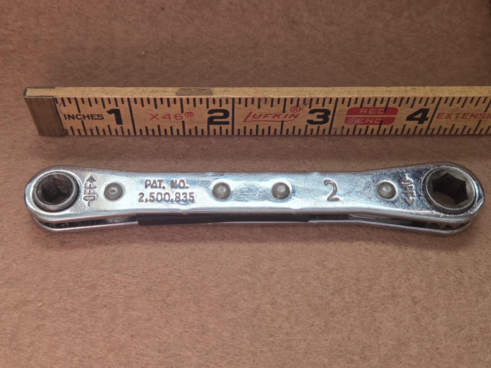 Armstrong USA 1/4″ x 5/16″ Ratcheting Double Box End Wrench 6 Point
