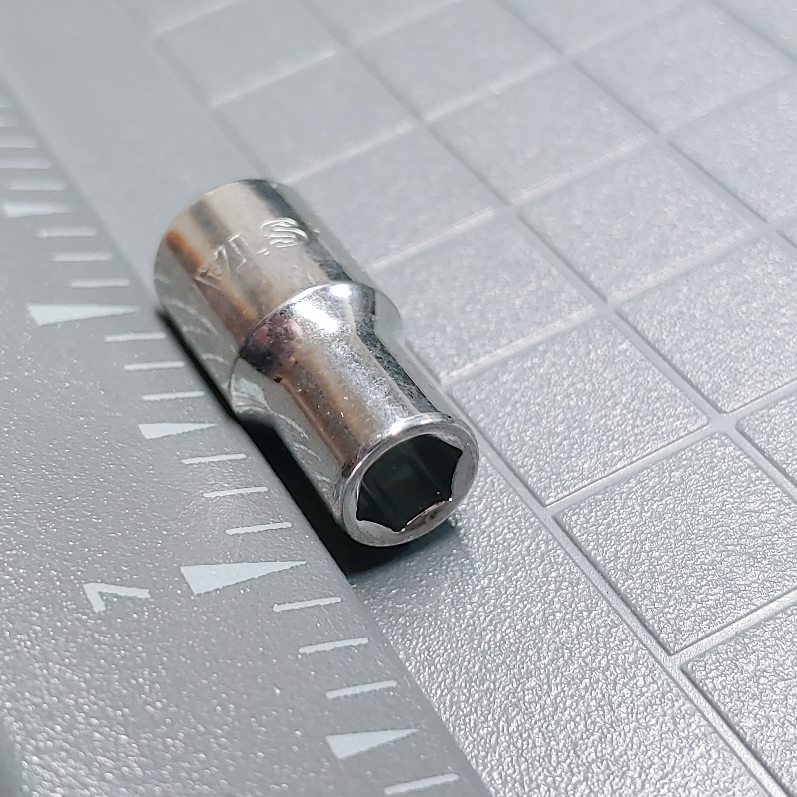 Stanley 6mm Metric 1/4″ Drive Chrome 6-Point Socket