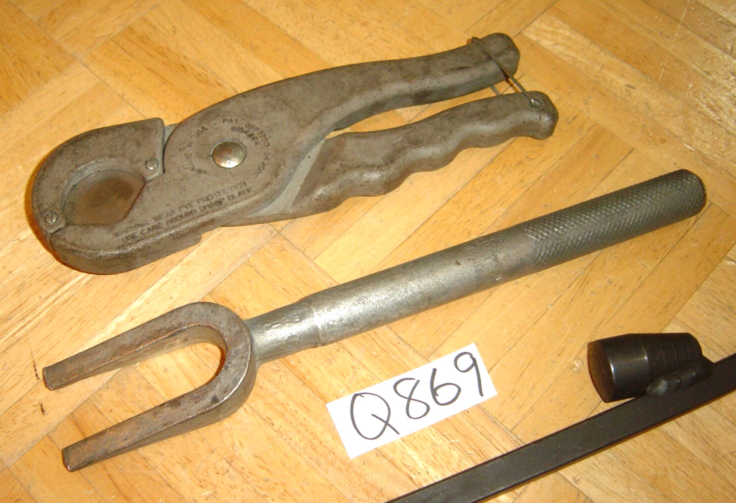 CORNWELL TOOLS 3 PIECE SEAL PULLER, BALL JOINT PICKLE FORK, HOSE CUTTERS
