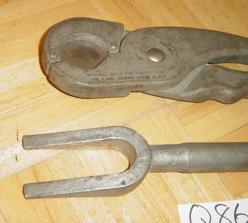 CORNWELL TOOLS 3 PIECE SEAL PULLER, BALL JOINT PICKLE FORK, HOSE CUTTERS