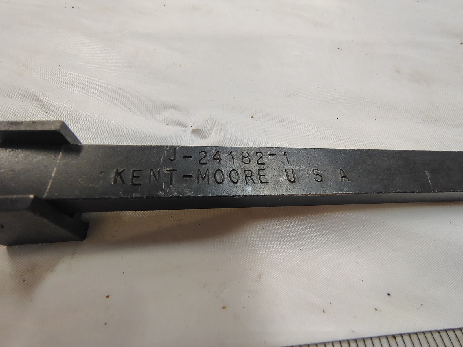 Kent-Moore J-24182-1 – A/C – Part of VIR Service Tool Set