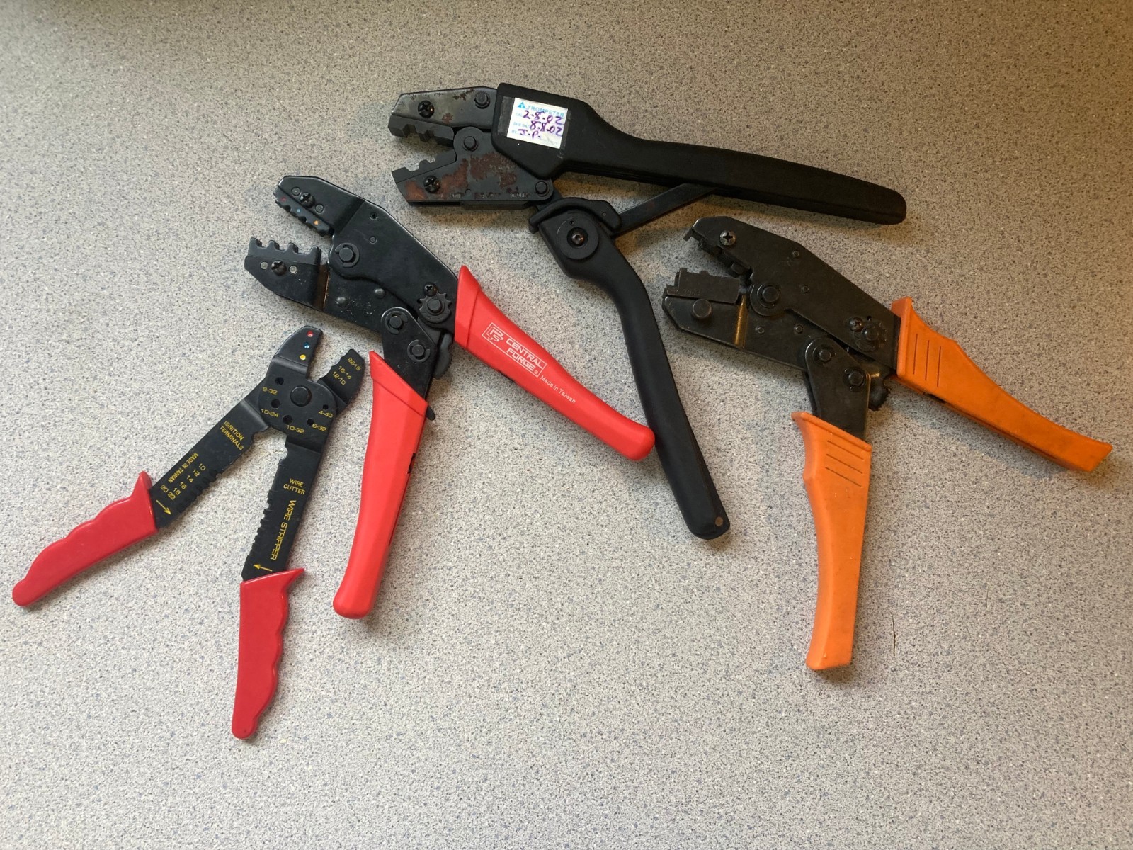 LOT of Tools CRIMPING TOOL Pre-Owned ISO9001 4 Total Tools in Lot USED